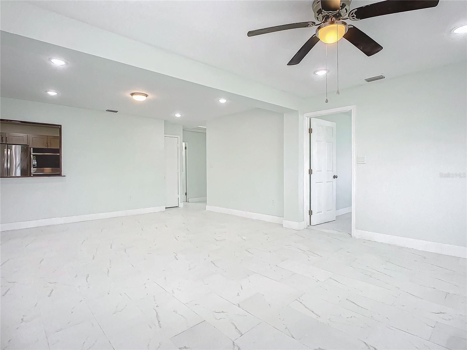 8 S SHELL RD, DEBARY, FL, 32713