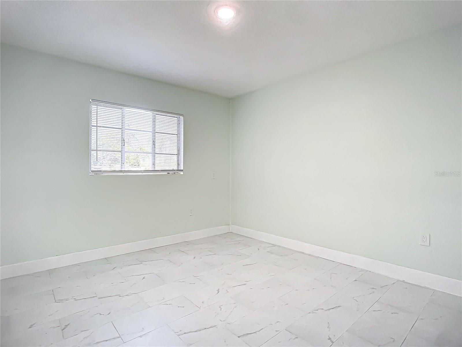 8 S SHELL RD, DEBARY, FL, 32713