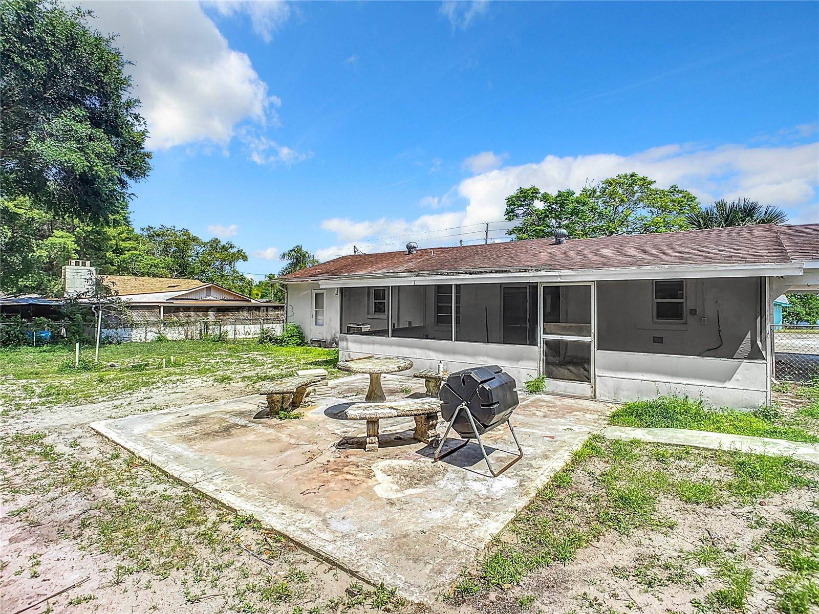 8 S SHELL RD, DEBARY, FL, 32713