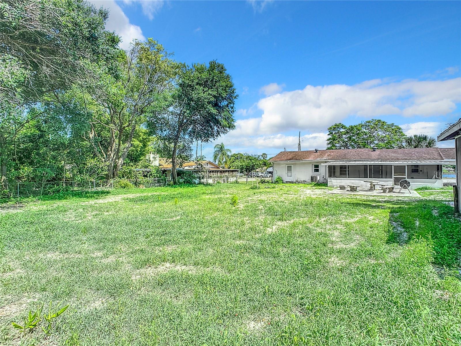 8 S SHELL RD, DEBARY, FL, 32713