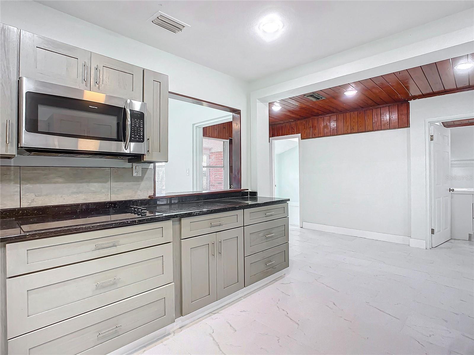 8 S SHELL RD, DEBARY, FL, 32713
