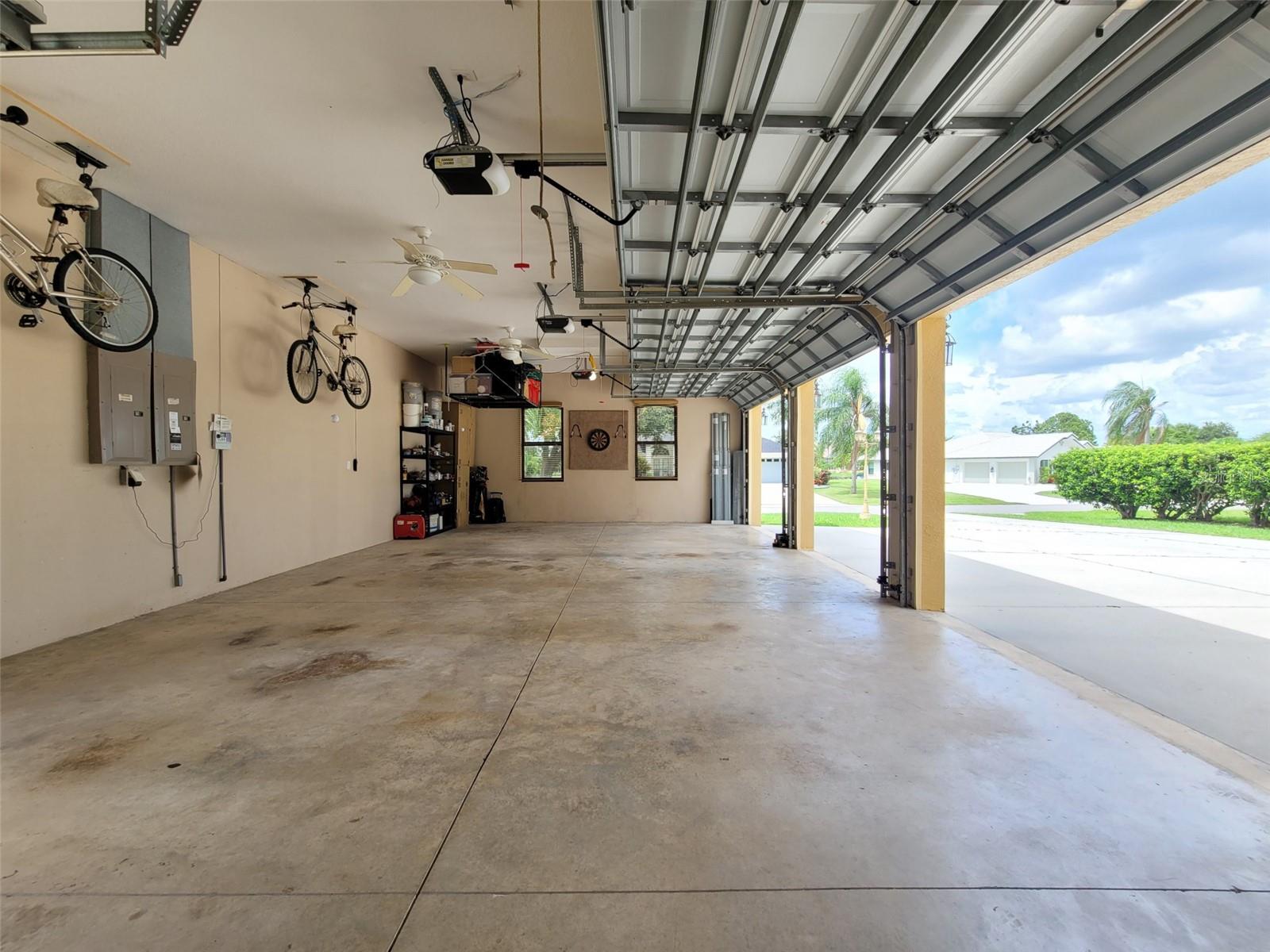 11573 SW DALLAS DR N, LAKE SUZY, FL, 34269