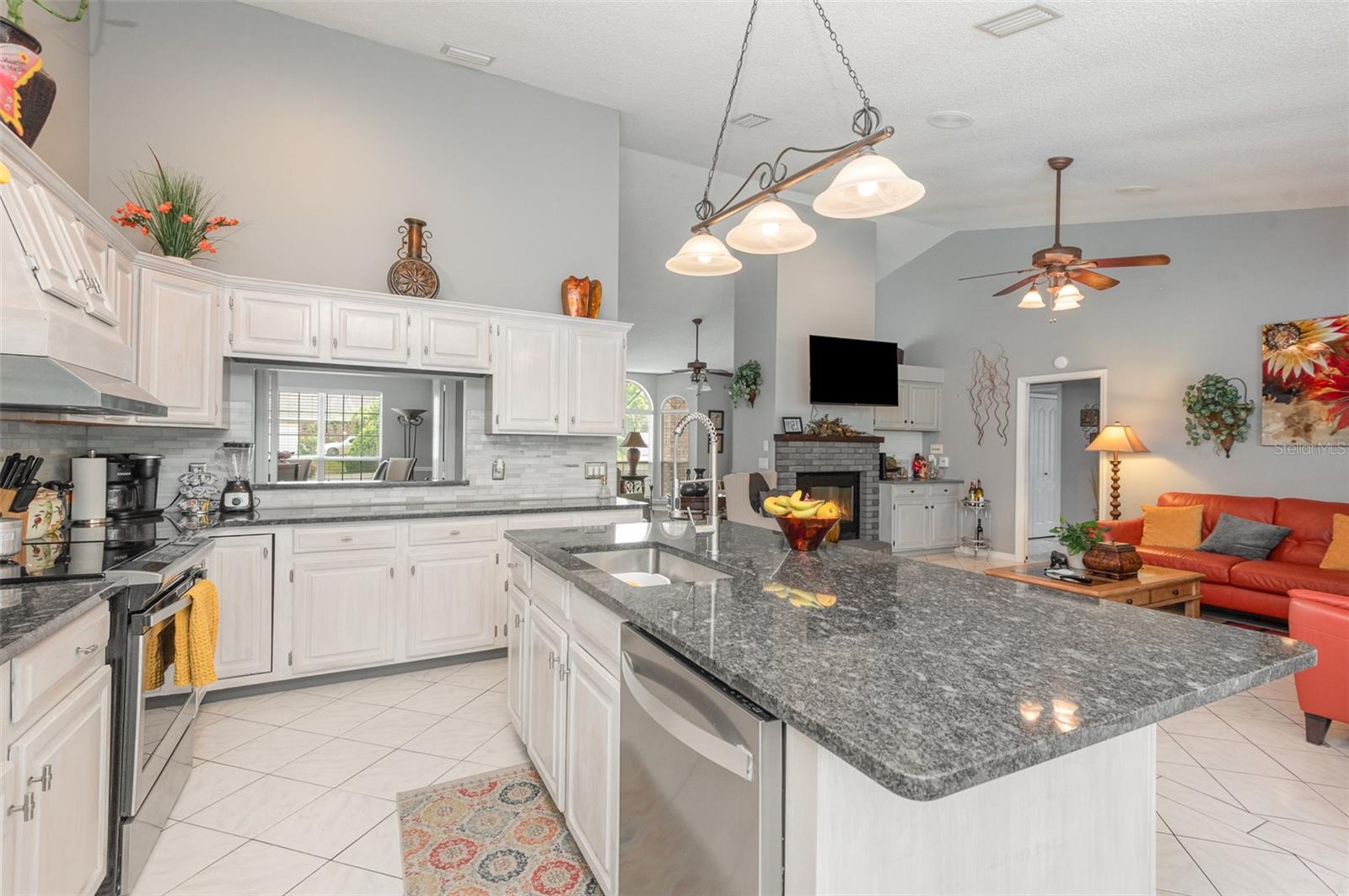 2090 LAKEBREEZE WAY, DELTONA, FL, 32738