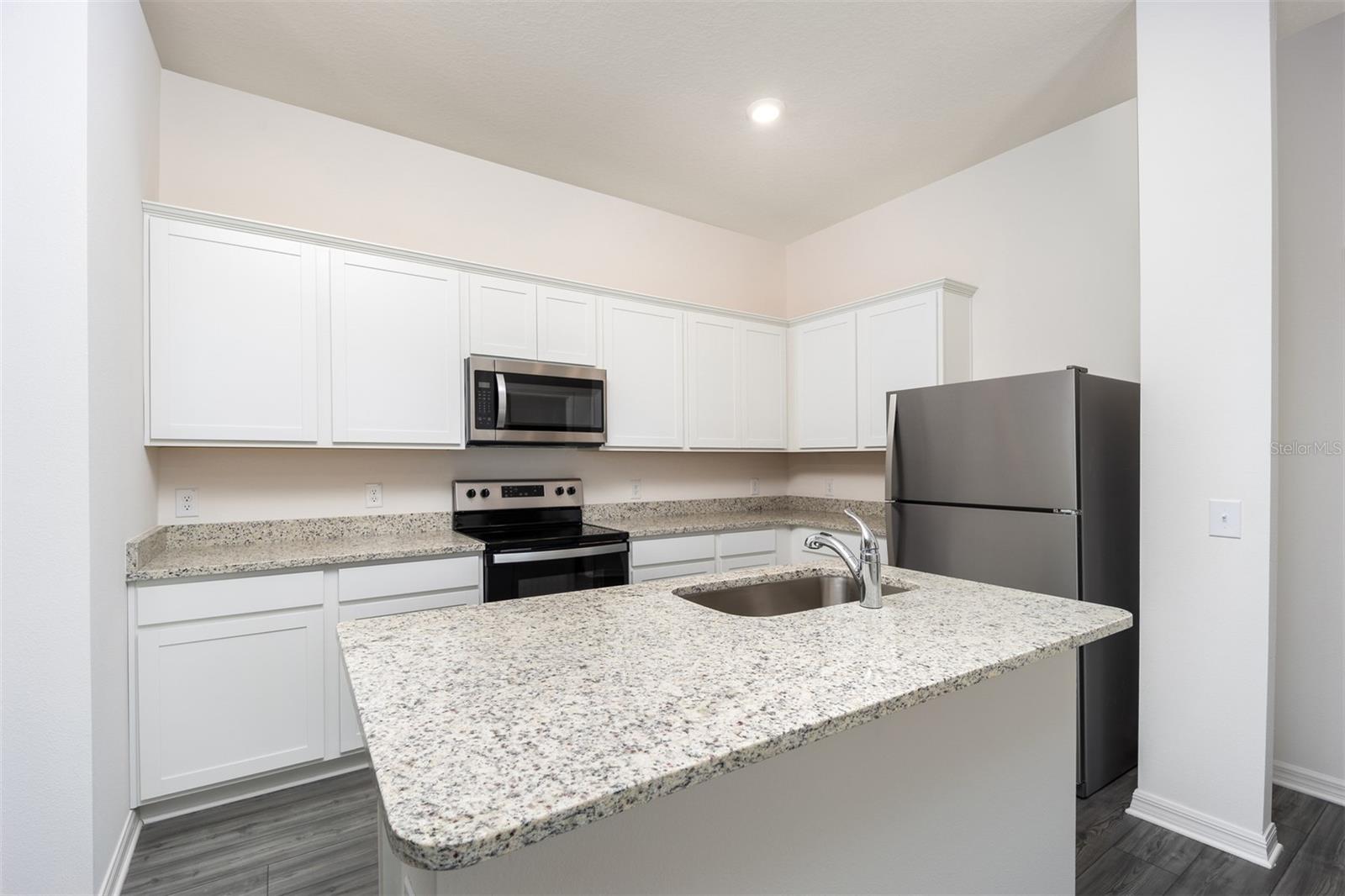 860 POPPY LN, DUNDEE, FL, 33838