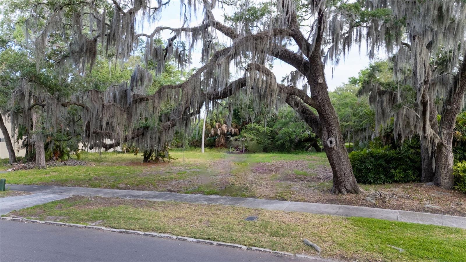 4806 W BEACHWAY DR, TAMPA, FL, 33609