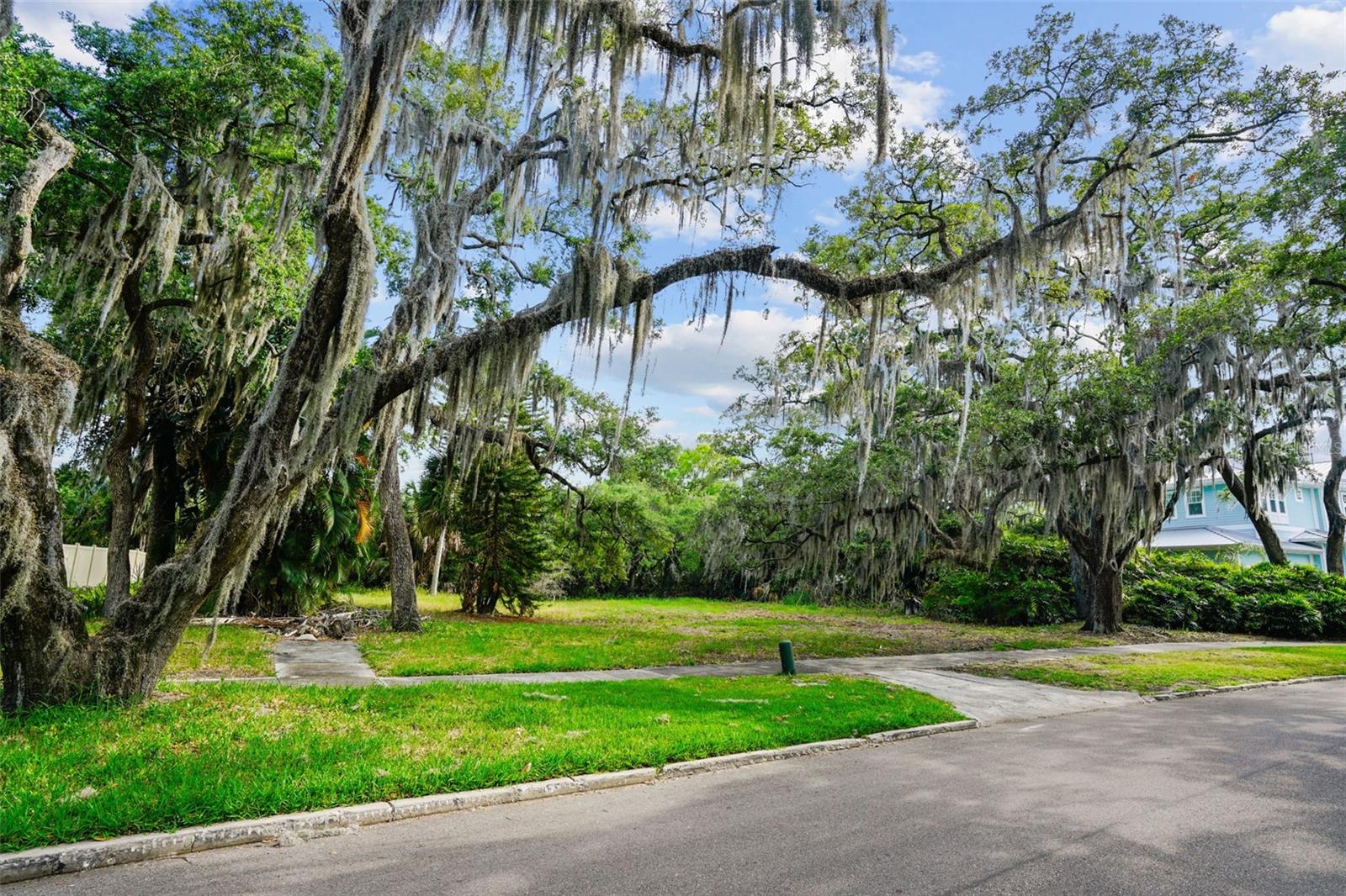 4806 W BEACHWAY DR, TAMPA, FL, 33609