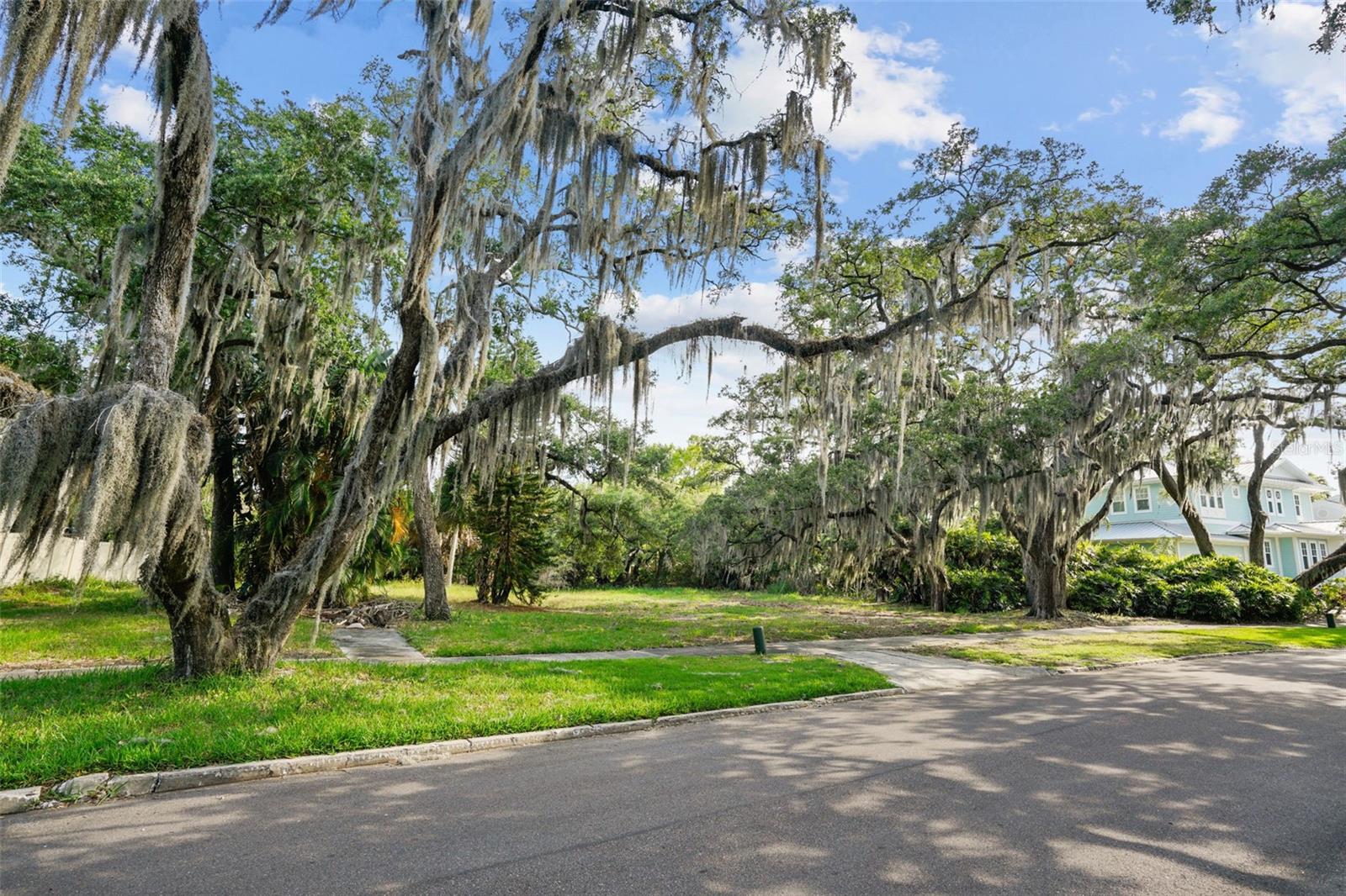 4806 W BEACHWAY DR, TAMPA, FL, 33609