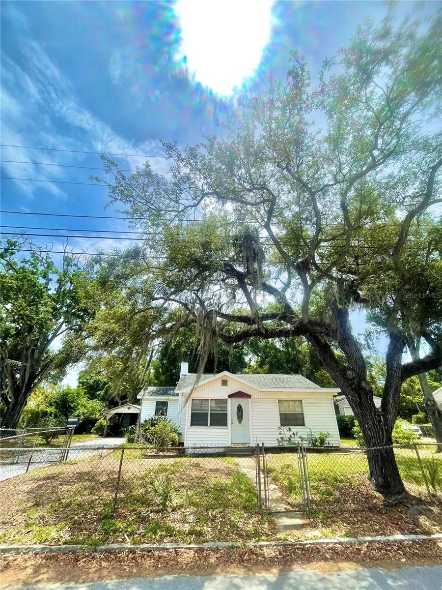 37 W MARTIN LUTHER KING JR DR, TARPON SPRINGS, FL, 34689
