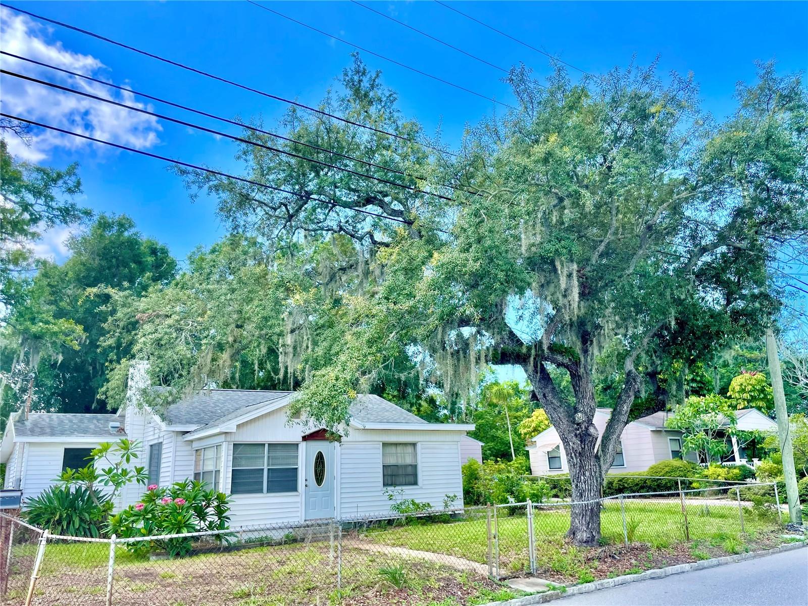 37 W MARTIN LUTHER KING JR DR, TARPON SPRINGS, FL, 34689