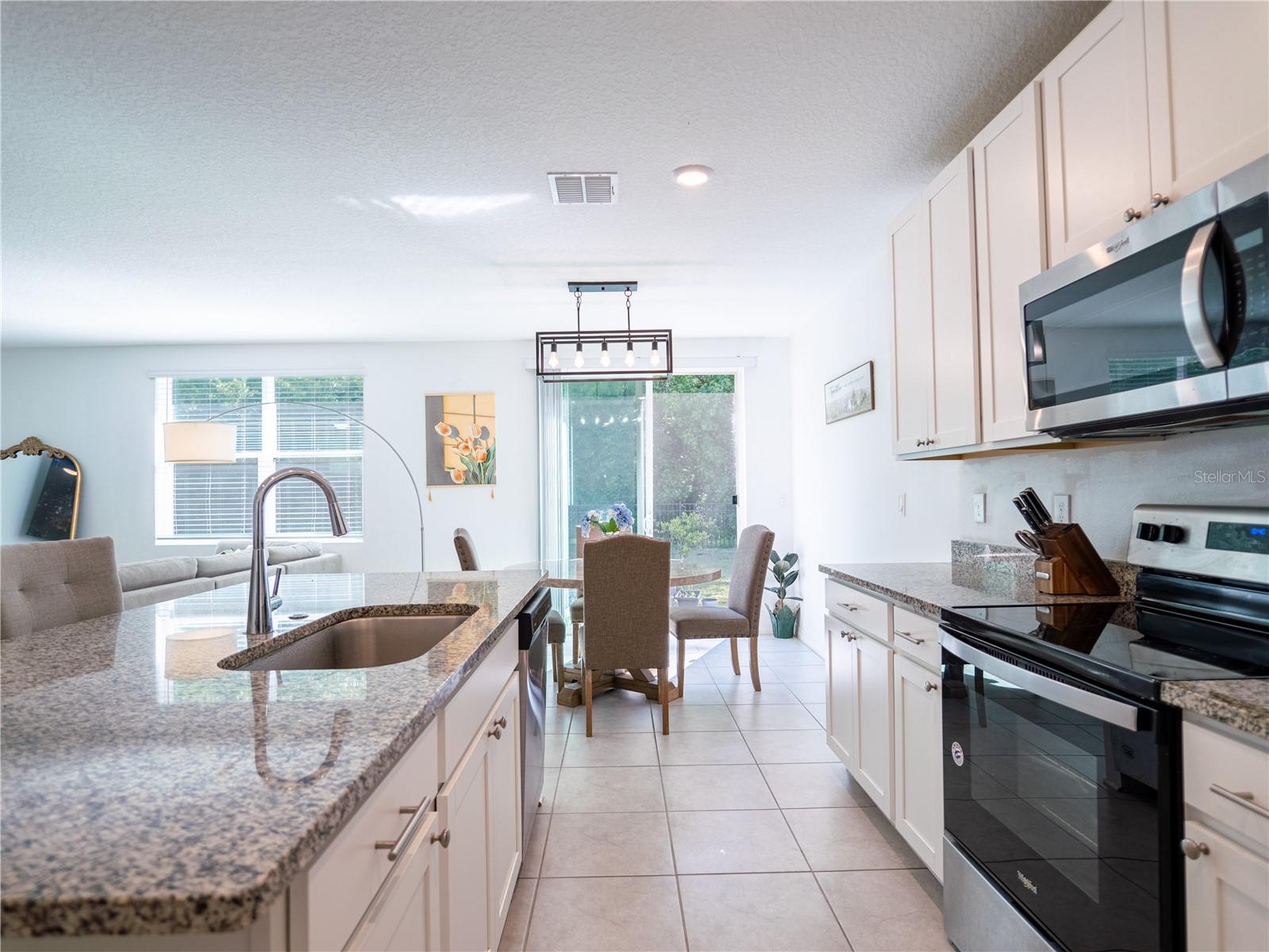 573 VISTA VILLAGES BLVD, DAVENPORT, FL, 33896