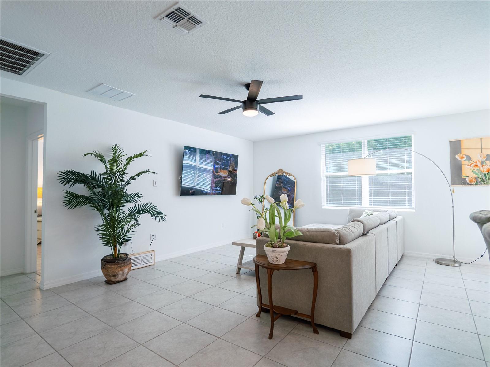 573 VISTA VILLAGES BLVD, DAVENPORT, FL, 33896
