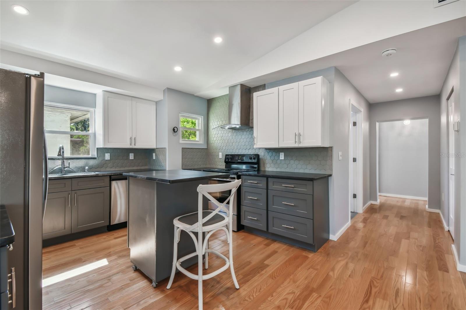 2102 6TH ST, SARASOTA, FL, 34237
