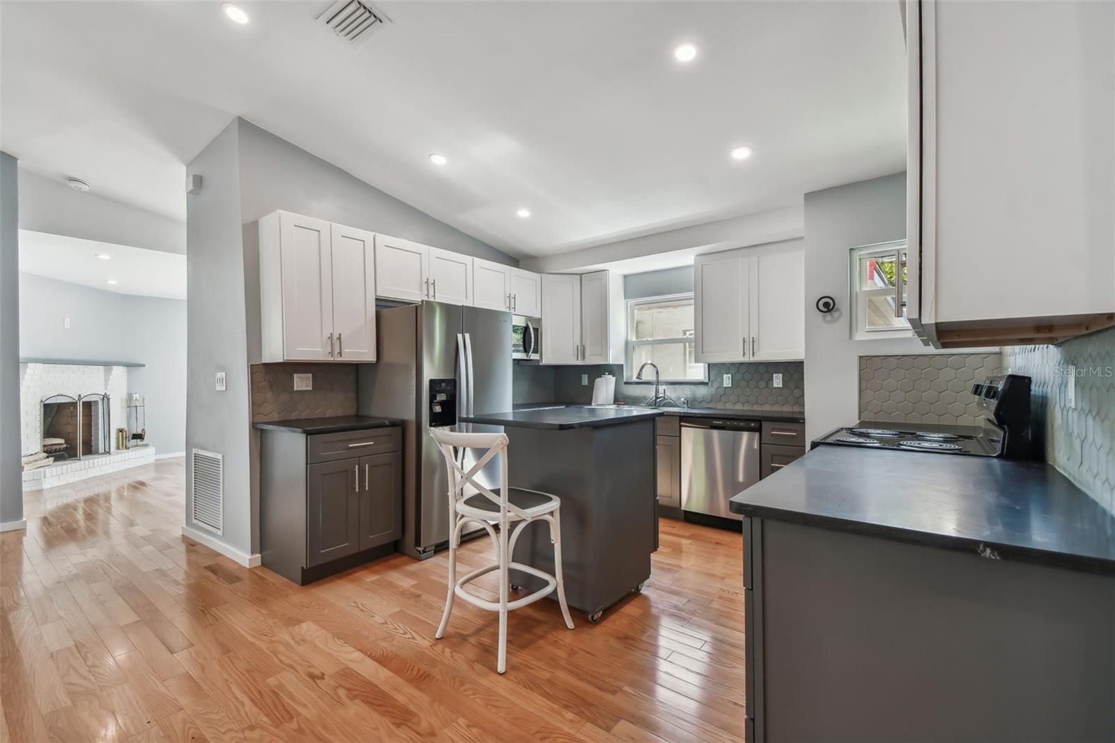 2102 6TH ST, SARASOTA, FL, 34237