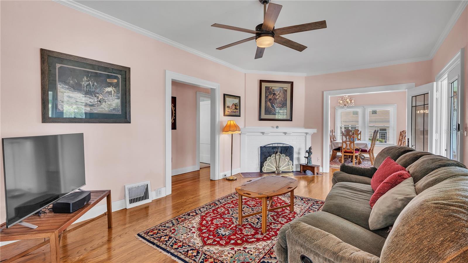 1561 N LAKE HOWARD DR, WINTER HAVEN, FL, 33881