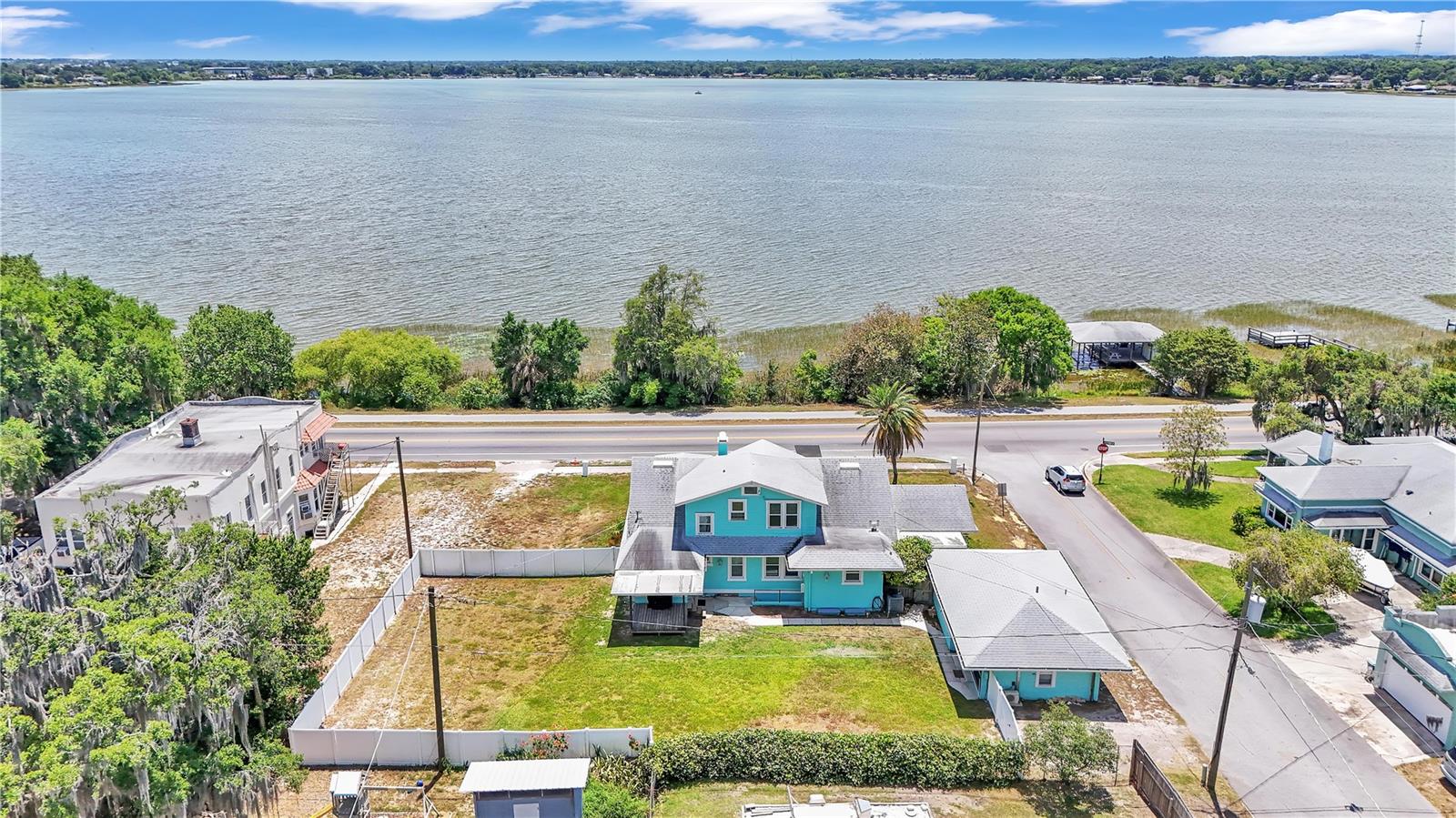 1561 N LAKE HOWARD DR, WINTER HAVEN, FL, 33881