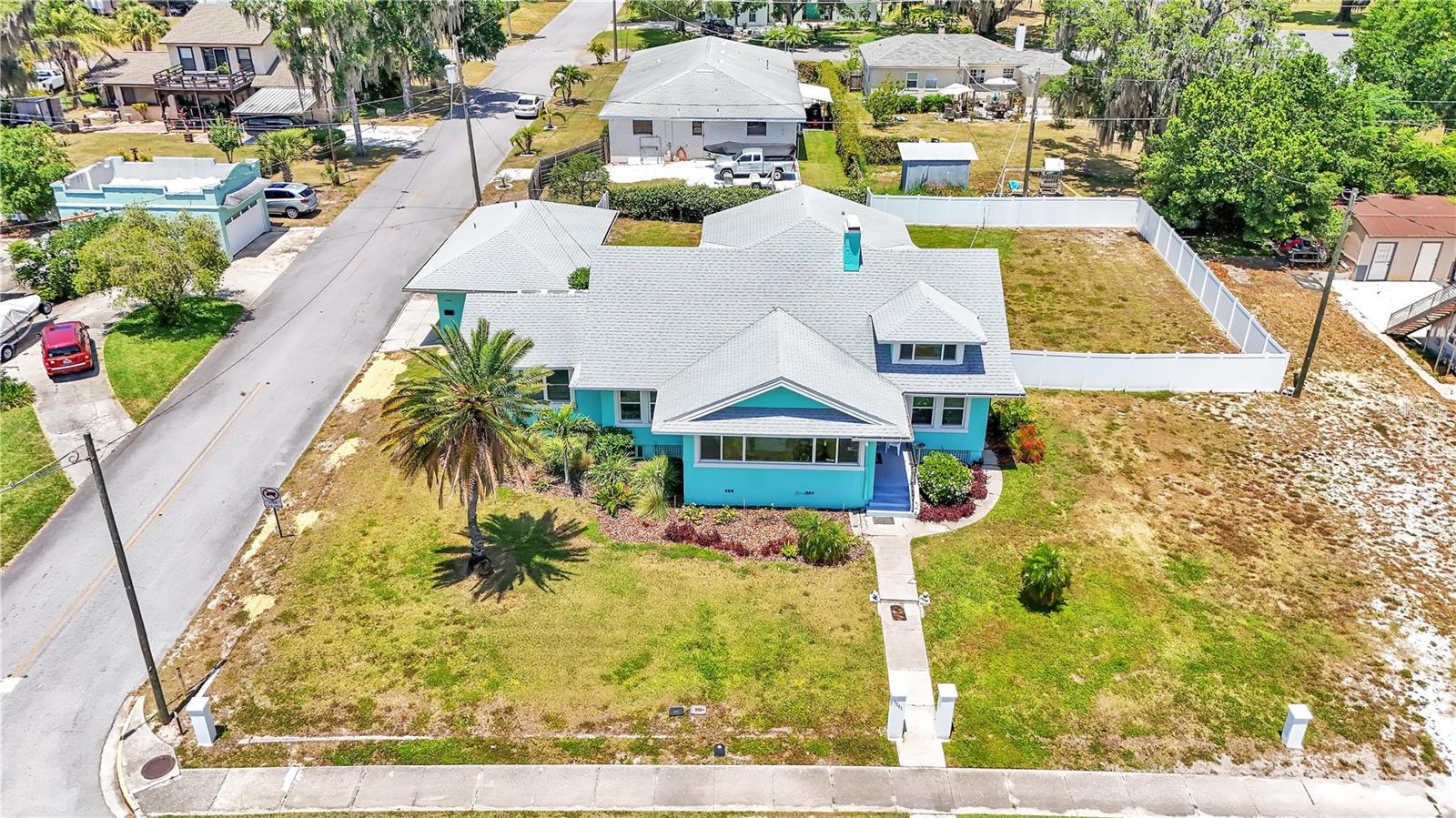 1561 N LAKE HOWARD DR, WINTER HAVEN, FL, 33881