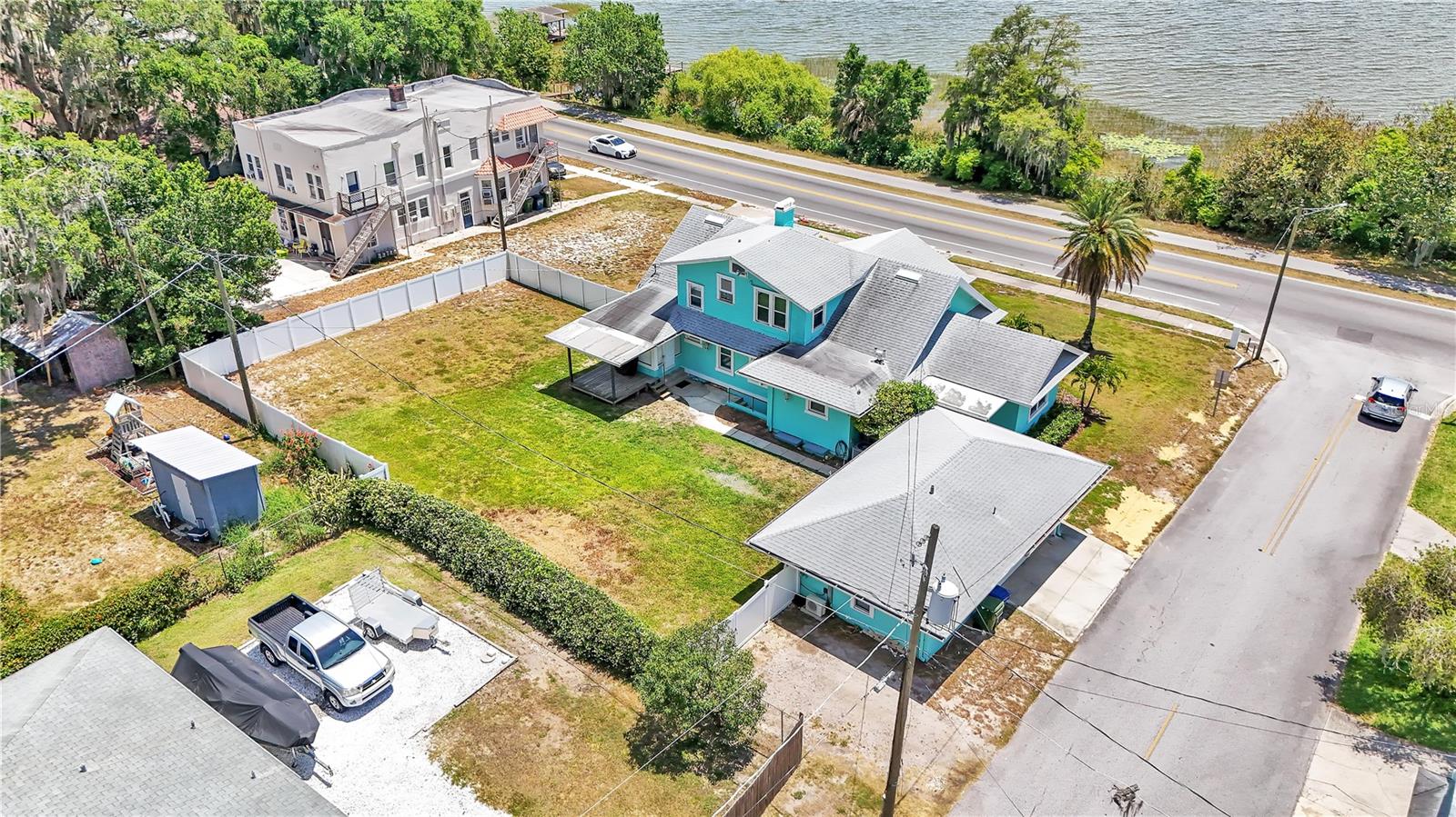 1561 N LAKE HOWARD DR, WINTER HAVEN, FL, 33881
