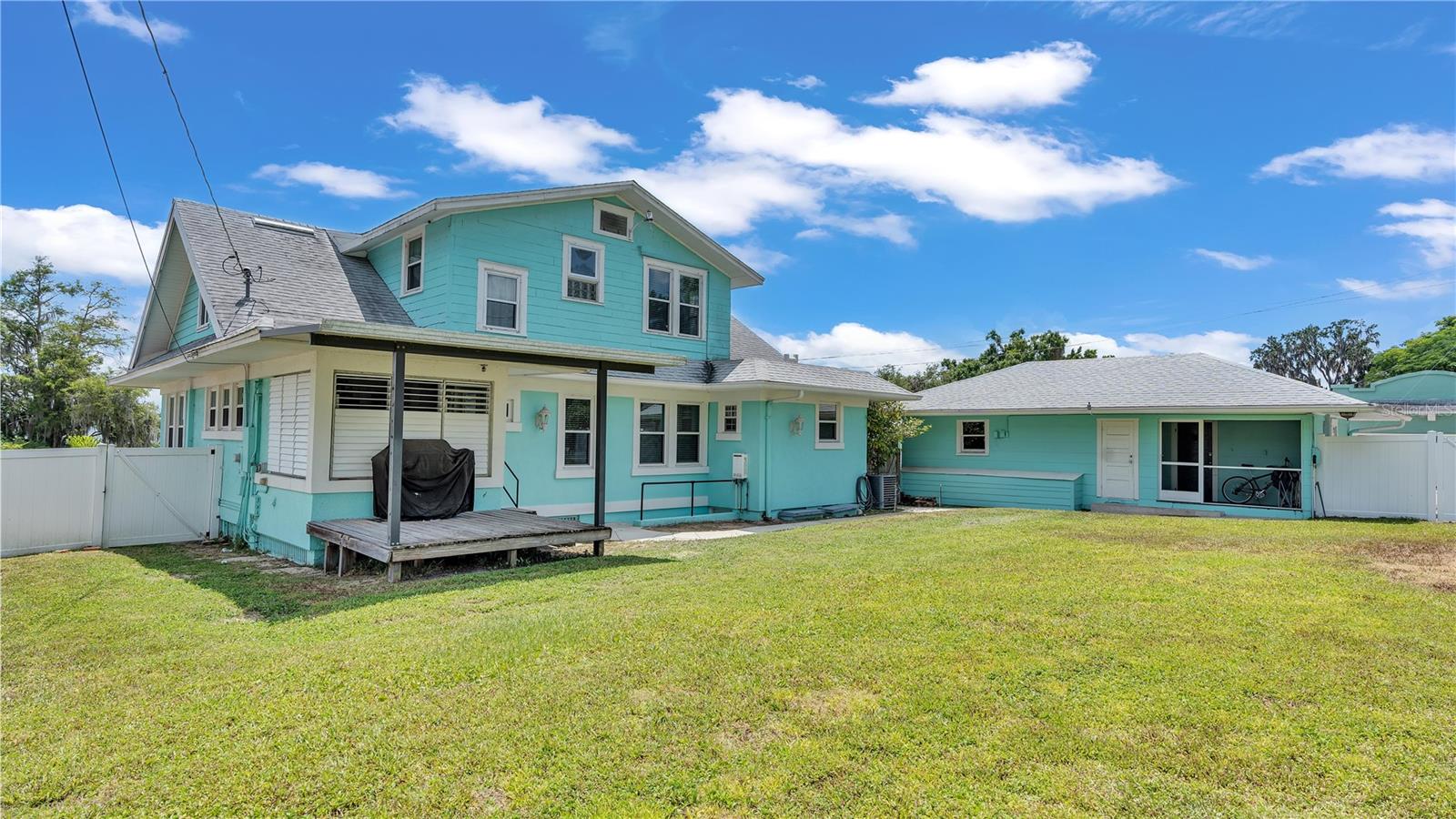 1561 N LAKE HOWARD DR, WINTER HAVEN, FL, 33881