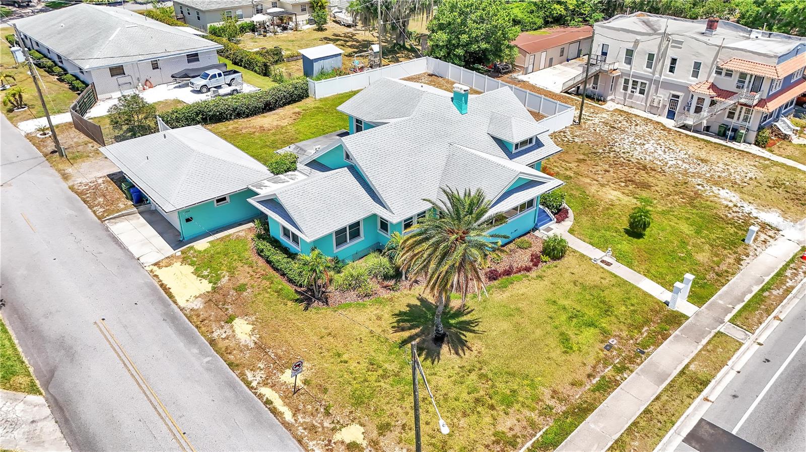 1561 N LAKE HOWARD DR, WINTER HAVEN, FL, 33881