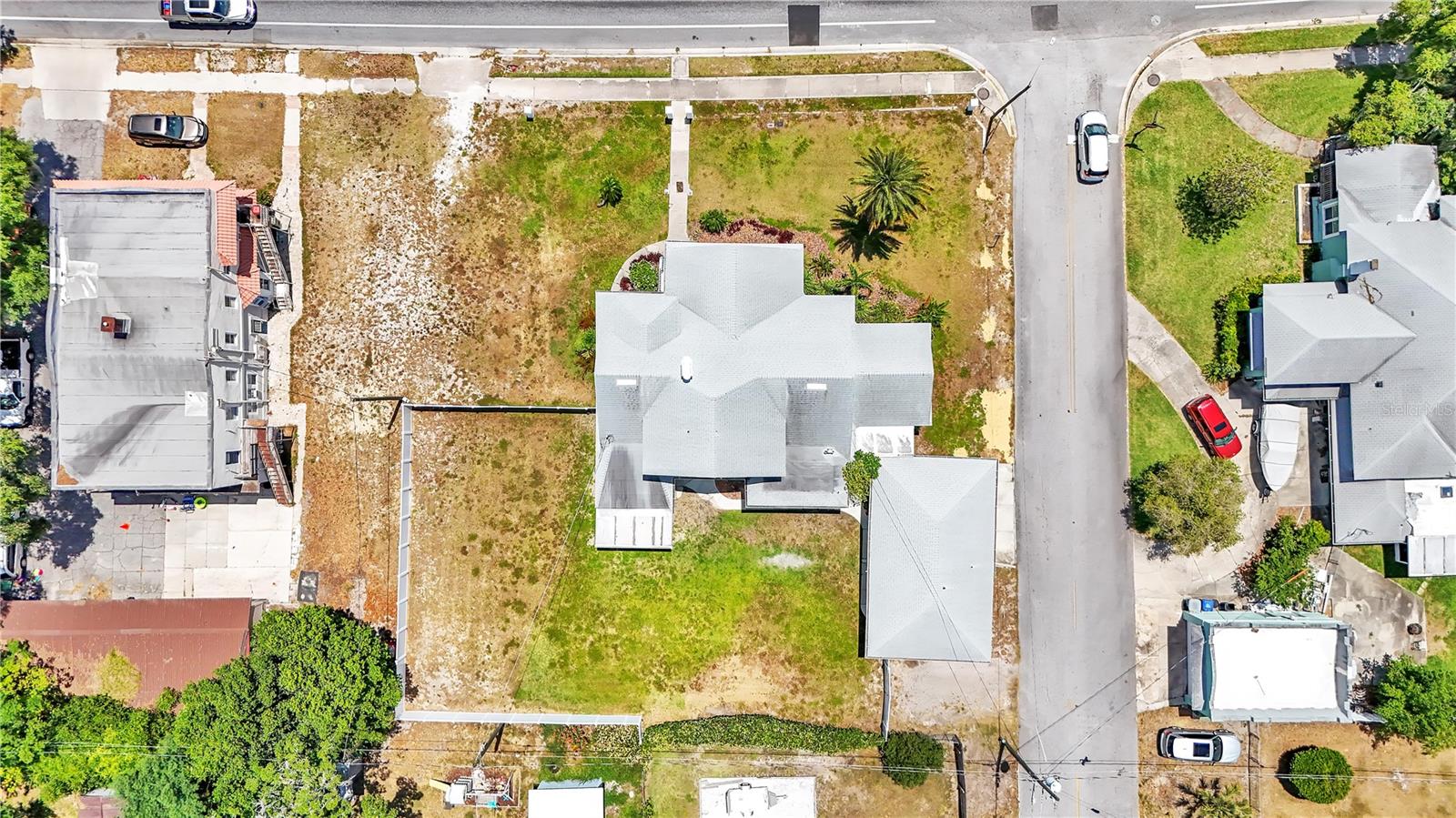 1561 N LAKE HOWARD DR, WINTER HAVEN, FL, 33881