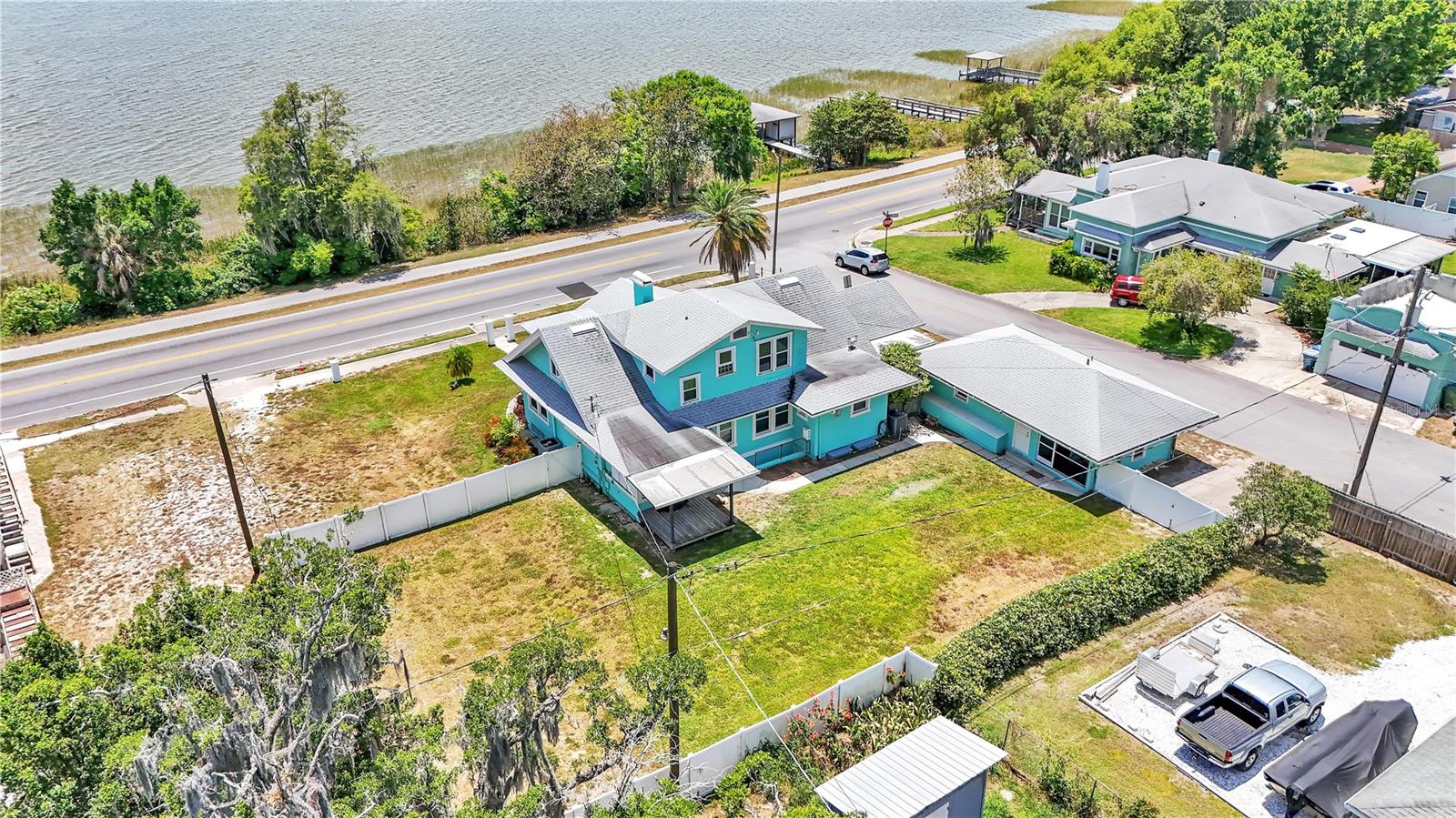 1561 N LAKE HOWARD DR, WINTER HAVEN, FL, 33881
