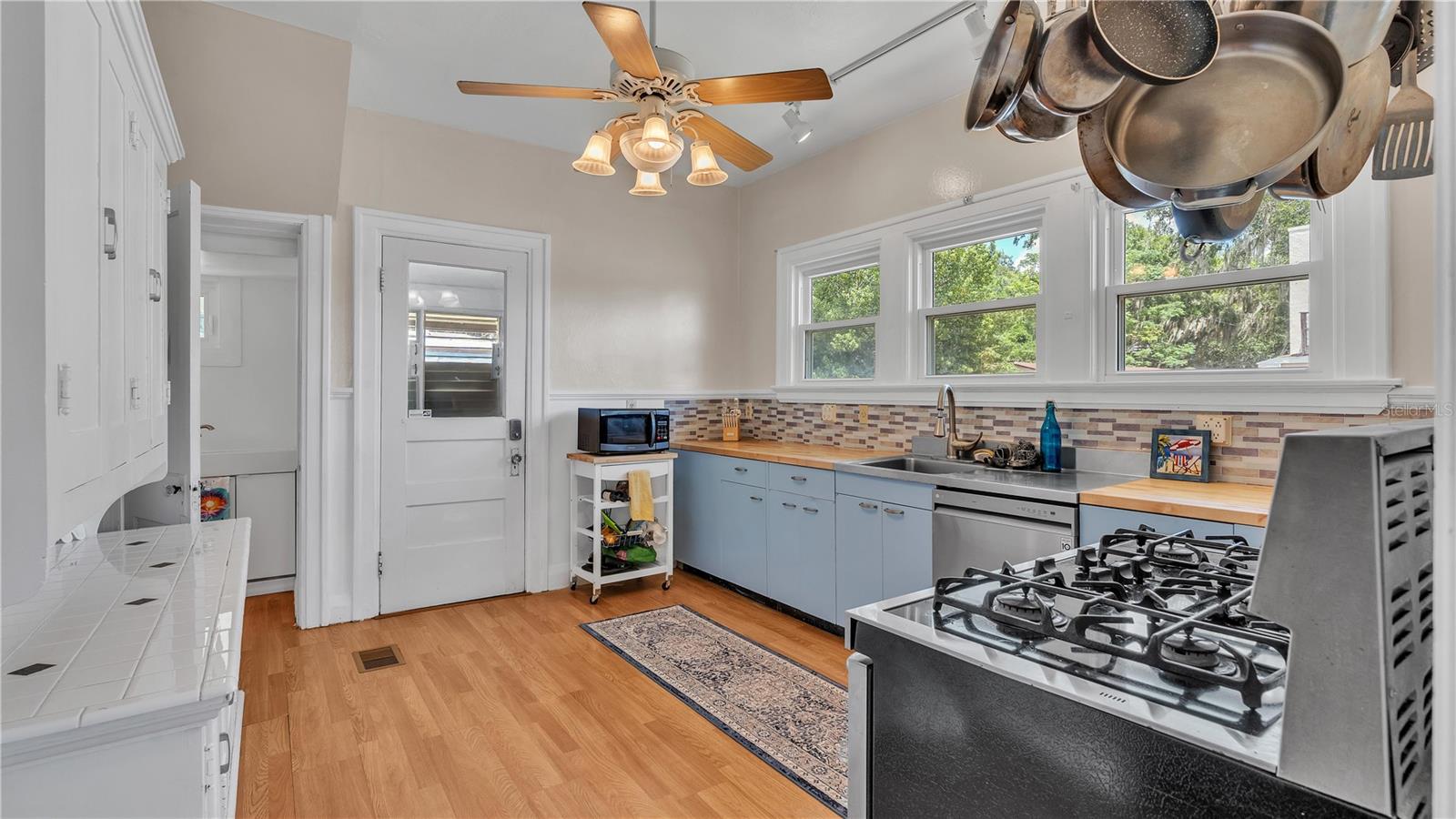 1561 N LAKE HOWARD DR, WINTER HAVEN, FL, 33881