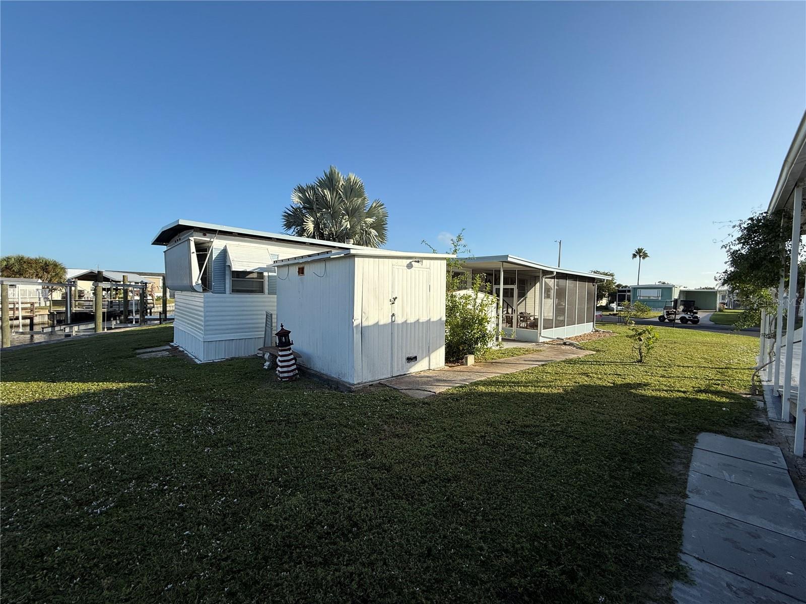 116 W SAINT JOHNS WAY, APOLLO BEACH, FL, 33572
