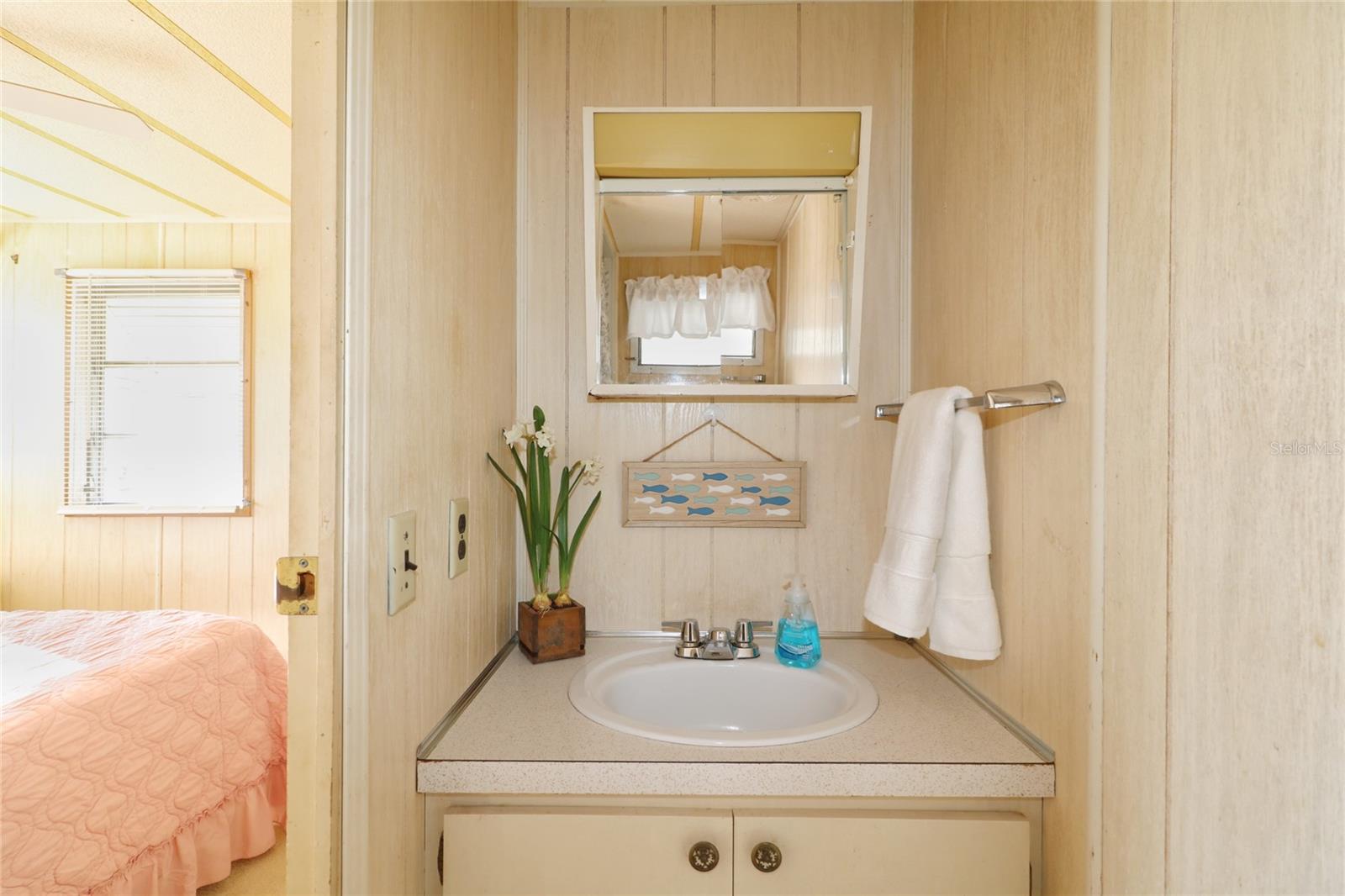 116 W SAINT JOHNS WAY, APOLLO BEACH, FL, 33572