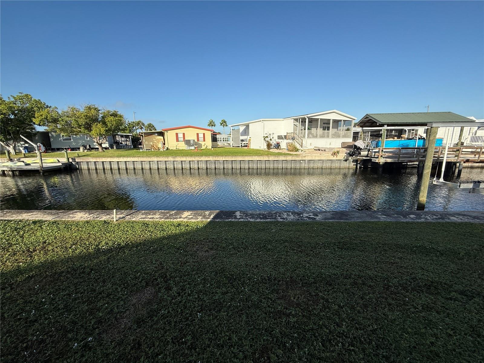 116 W SAINT JOHNS WAY, APOLLO BEACH, FL, 33572