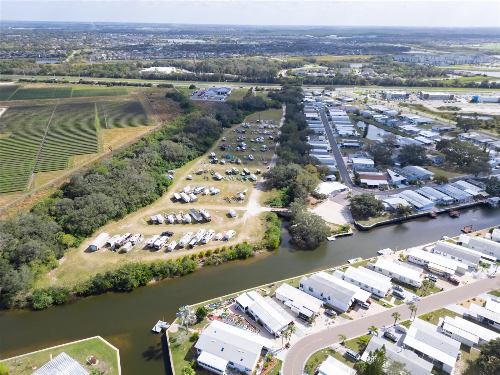 116 W SAINT JOHNS WAY, APOLLO BEACH, FL, 33572