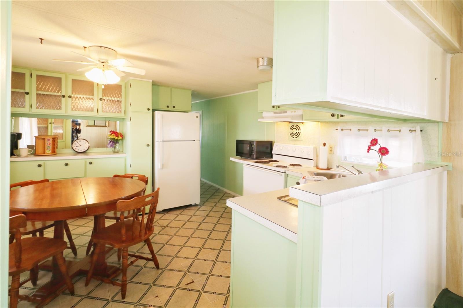 116 W SAINT JOHNS WAY, APOLLO BEACH, FL, 33572