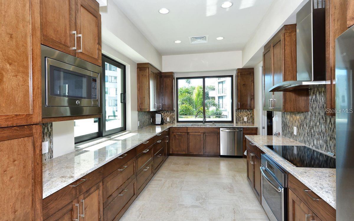 1465 GULF OF MEXICO DR #504, LONGBOAT KEY, FL, 34228