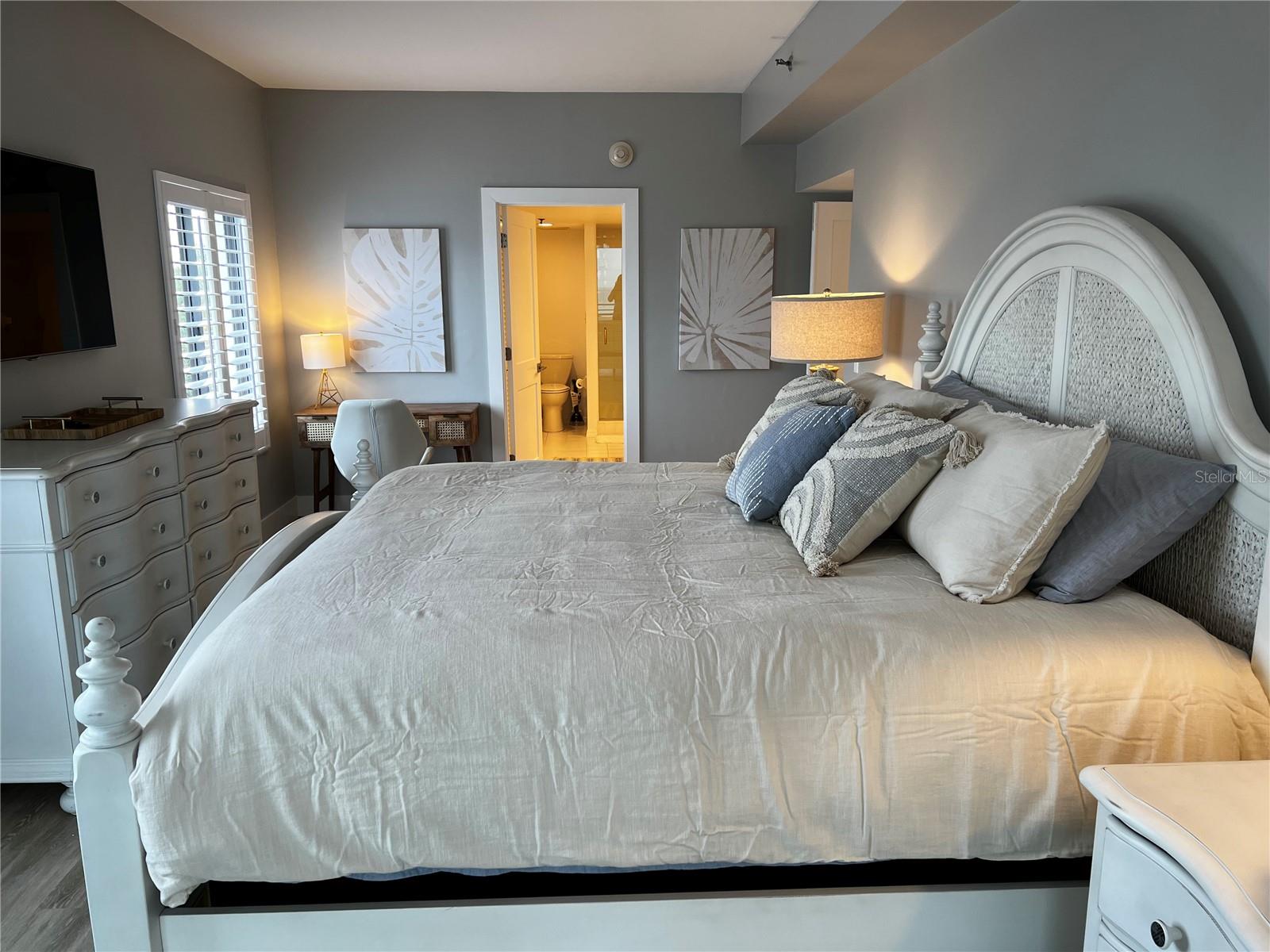 1465 GULF OF MEXICO DR #504, LONGBOAT KEY, FL, 34228