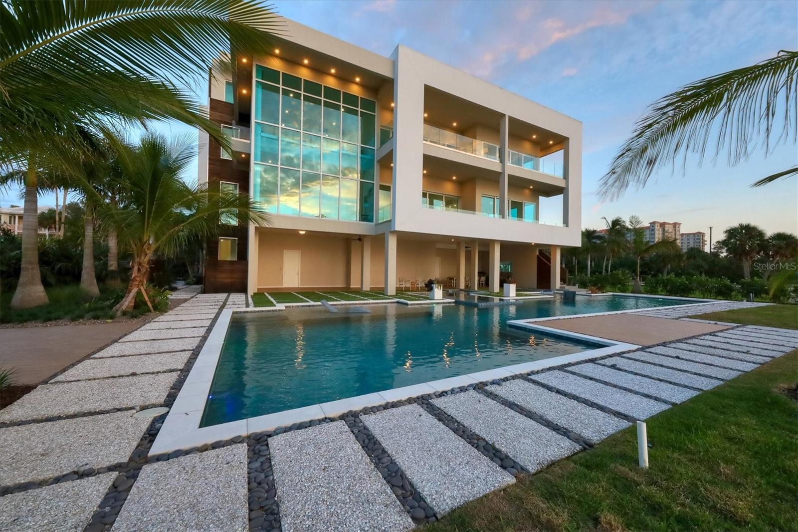 1000 TOCOBAGA LN, SARASOTA, FL, 34236