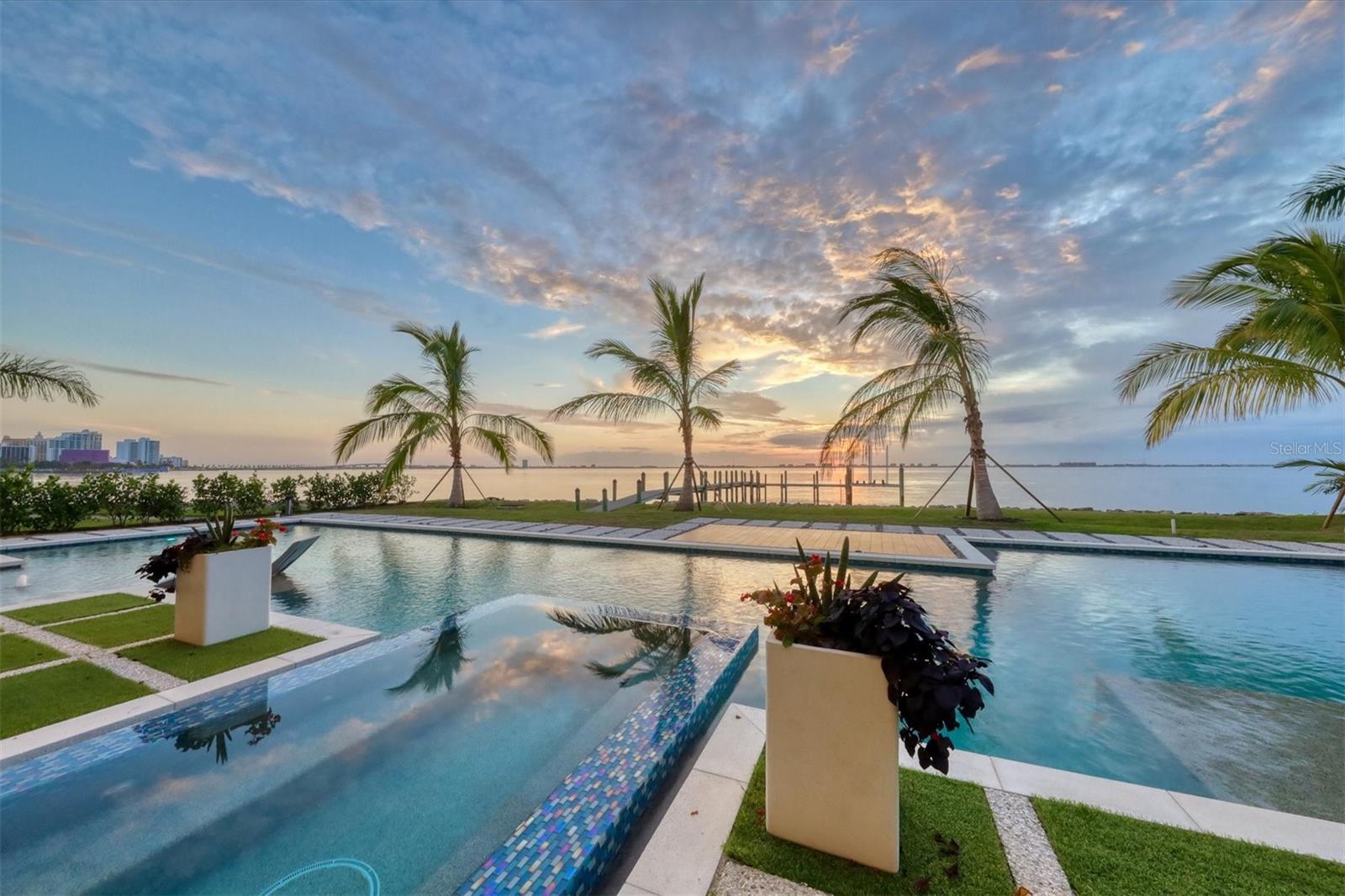 1000 TOCOBAGA LN, SARASOTA, FL, 34236