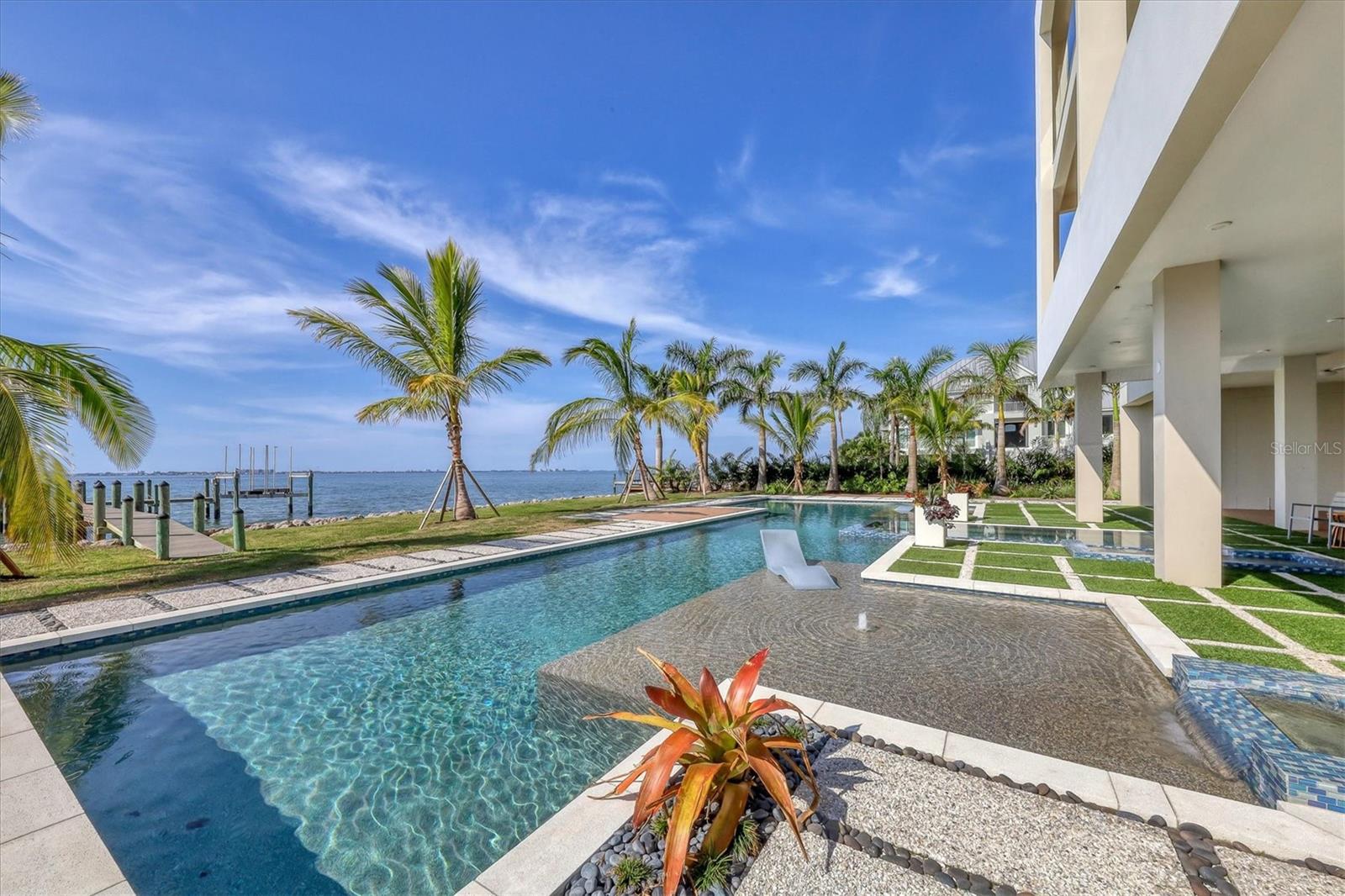 1000 TOCOBAGA LN, SARASOTA, FL, 34236