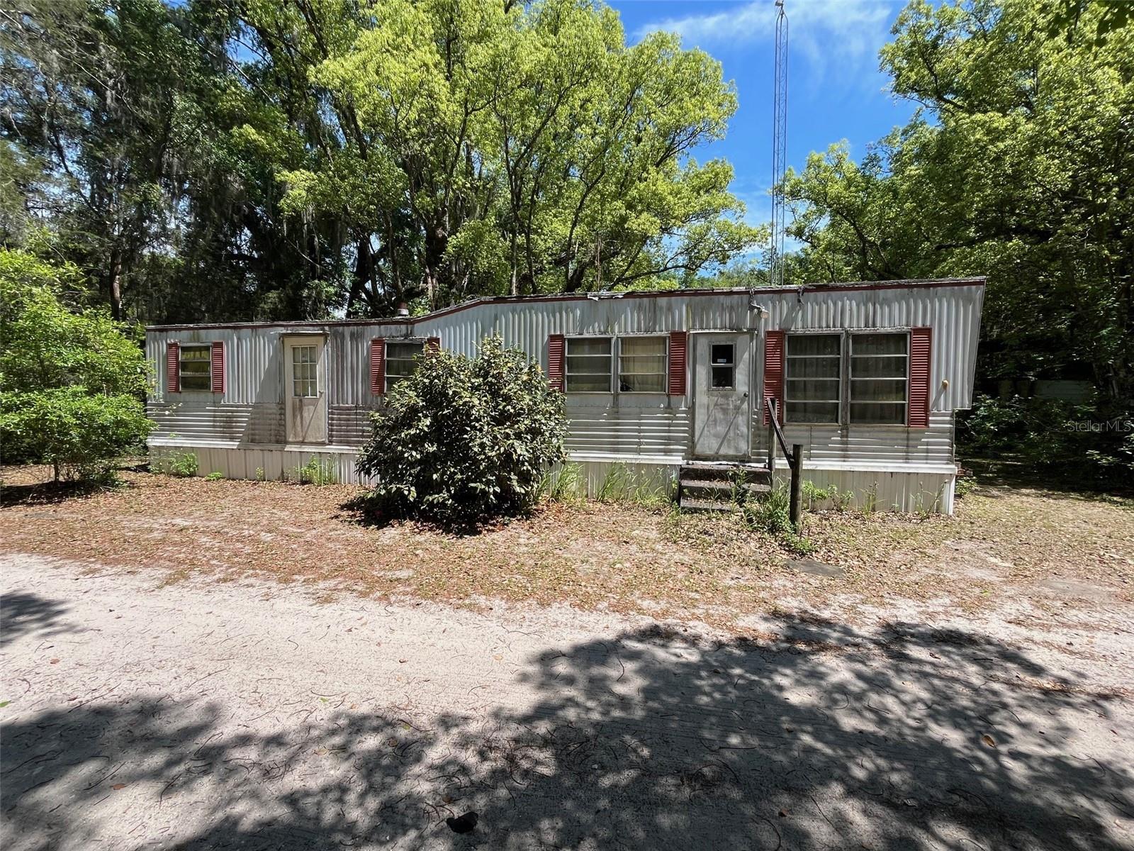 13894 SE HWY 464C, OCKLAWAHA, FL, 32179