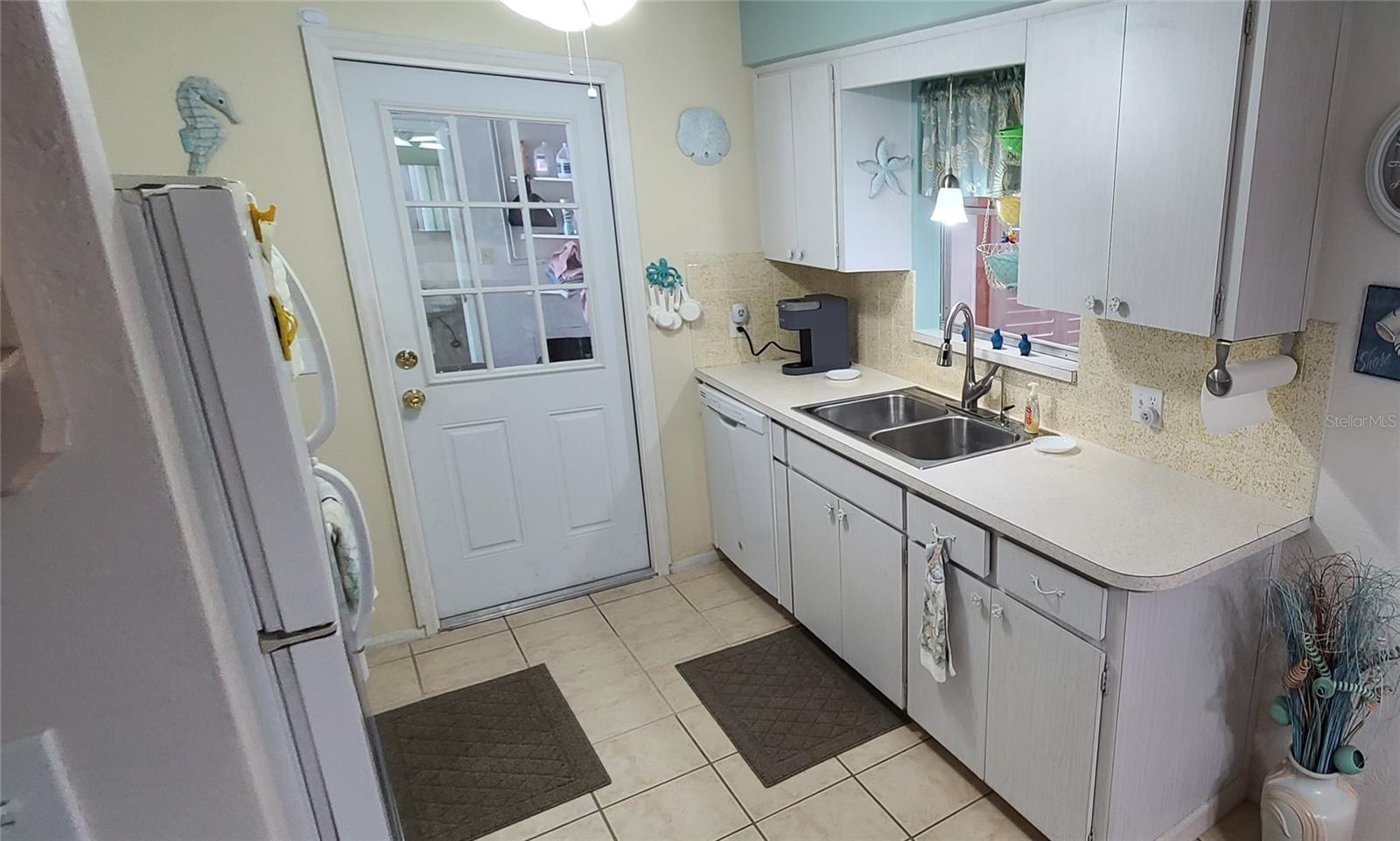 9901 111TH LN, SEMINOLE, FL, 33772