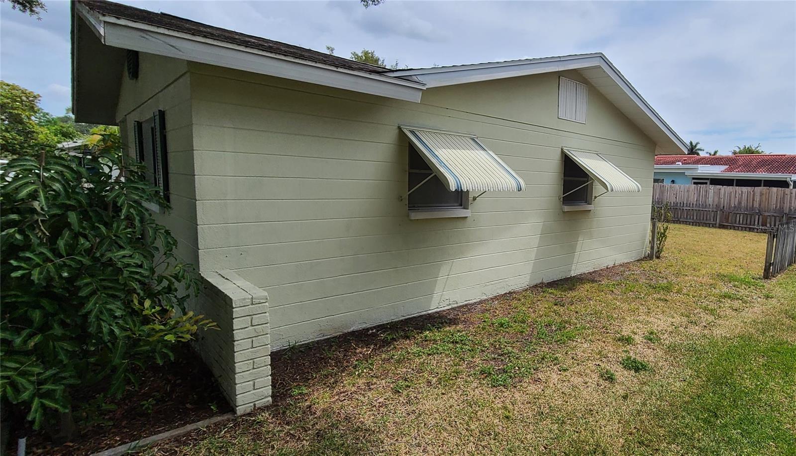9901 111TH LN, SEMINOLE, FL, 33772