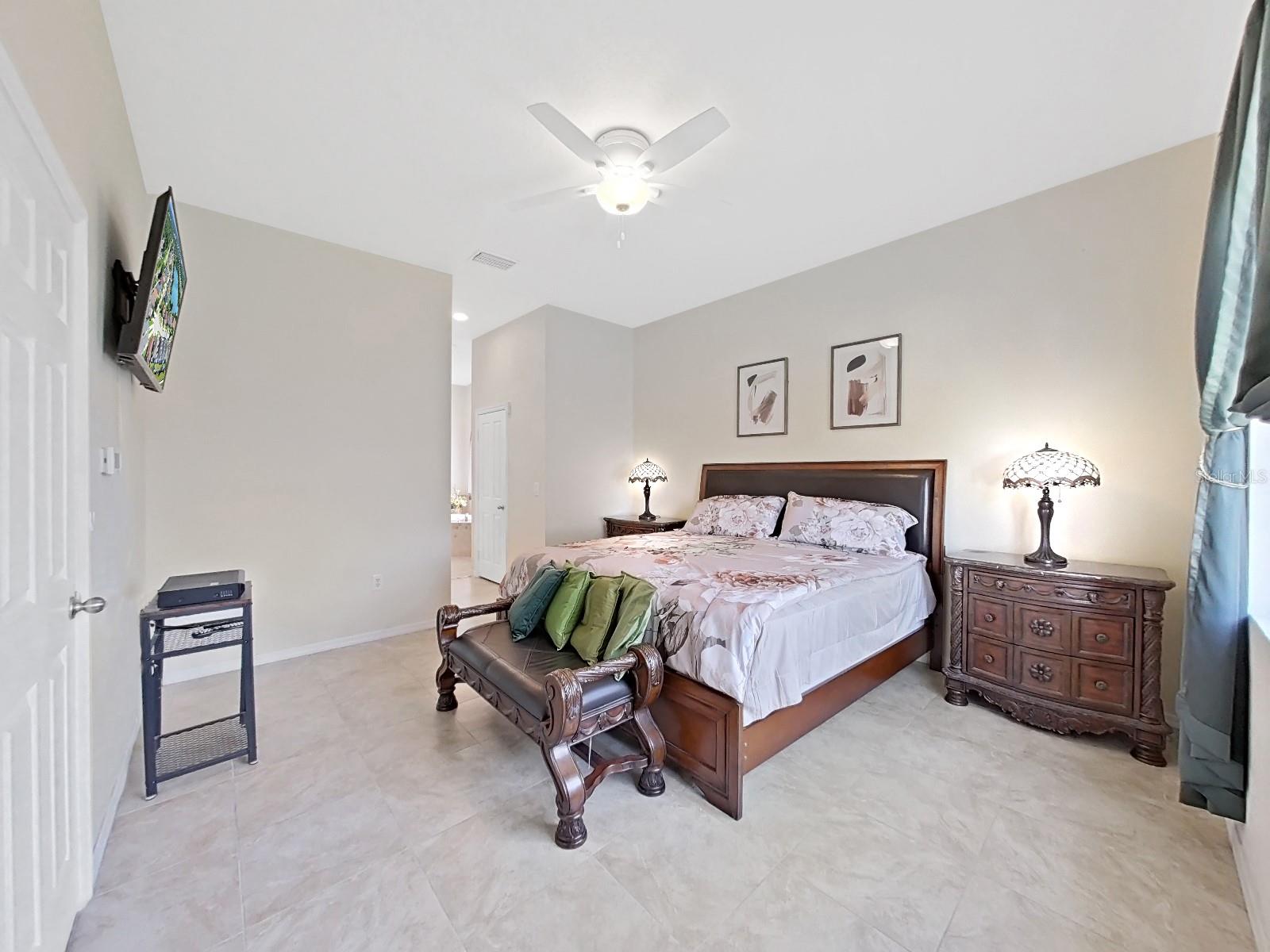 11329 SOUTHWIND LAKE DR, GIBSONTON, FL, 33534