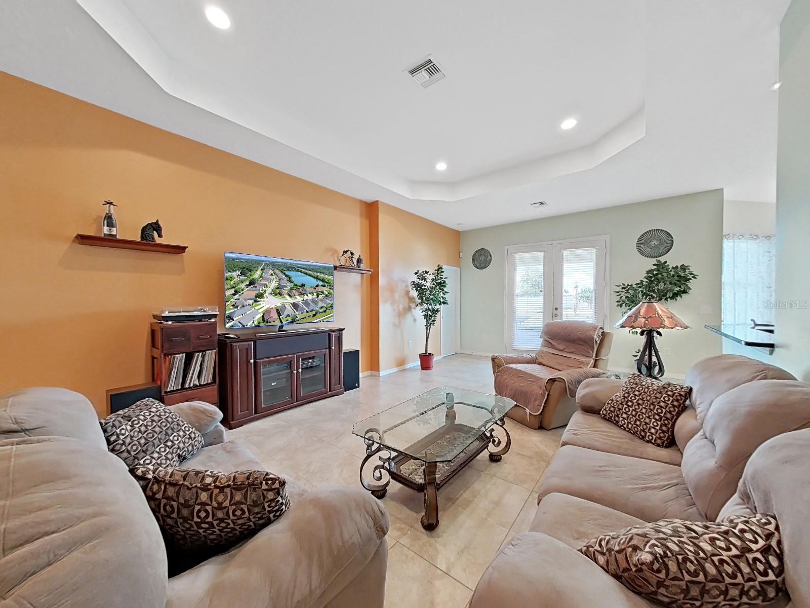 11329 SOUTHWIND LAKE DR, GIBSONTON, FL, 33534