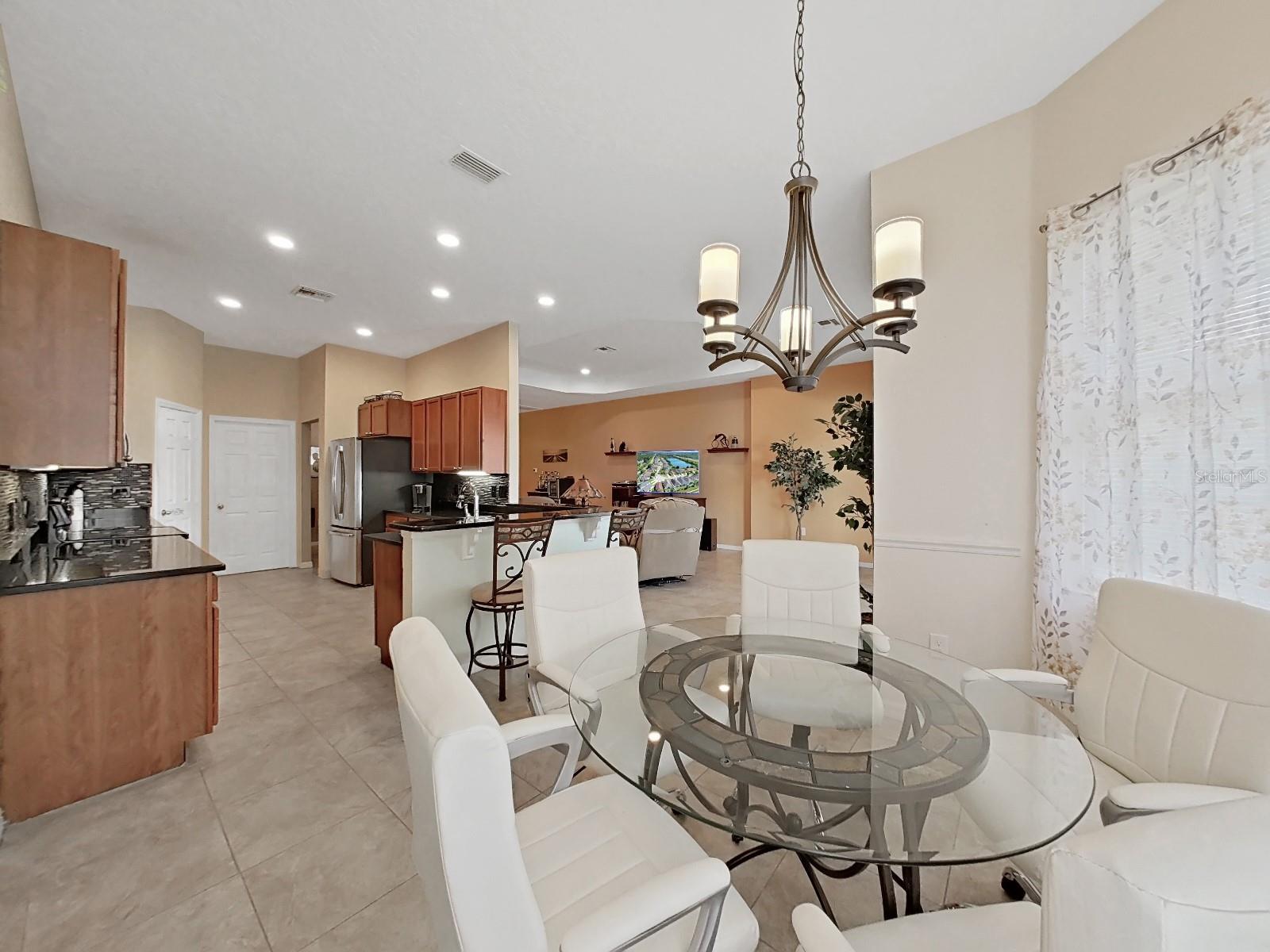 11329 SOUTHWIND LAKE DR, GIBSONTON, FL, 33534