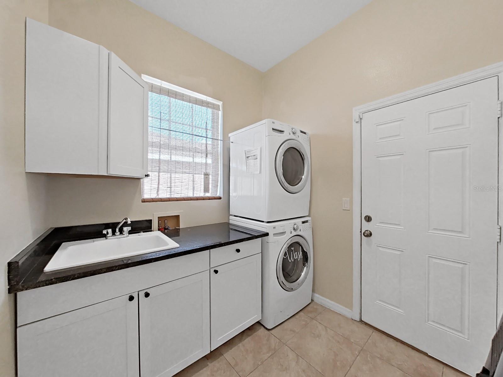 11329 SOUTHWIND LAKE DR, GIBSONTON, FL, 33534