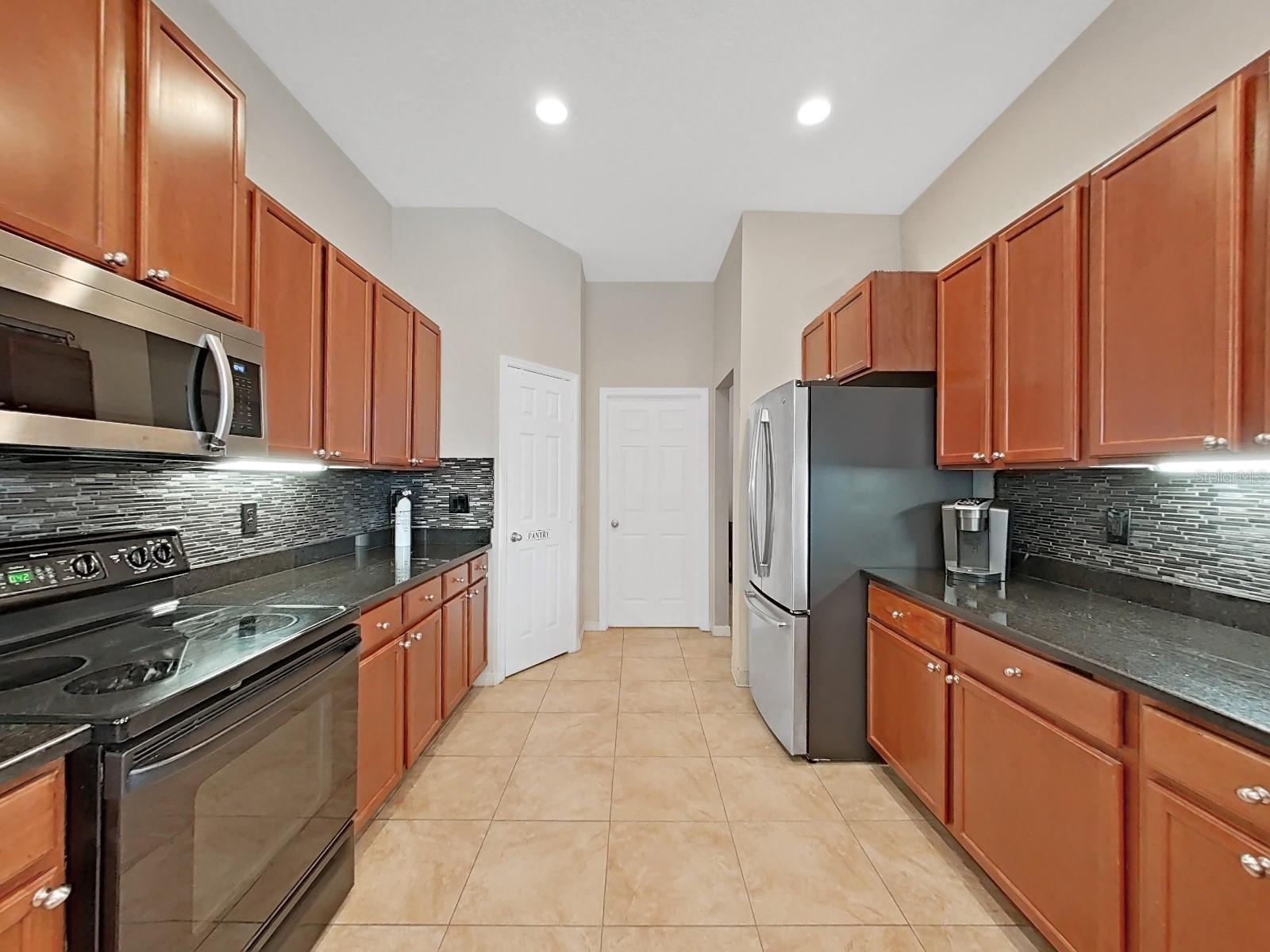 11329 SOUTHWIND LAKE DR, GIBSONTON, FL, 33534