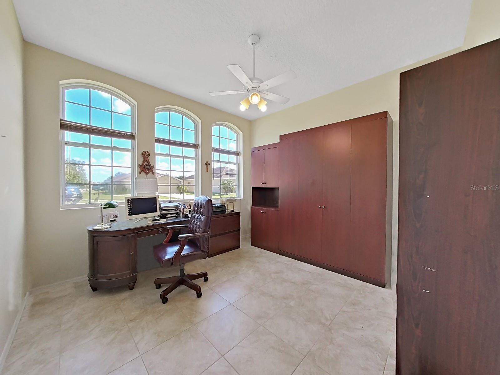 11329 SOUTHWIND LAKE DR, GIBSONTON, FL, 33534