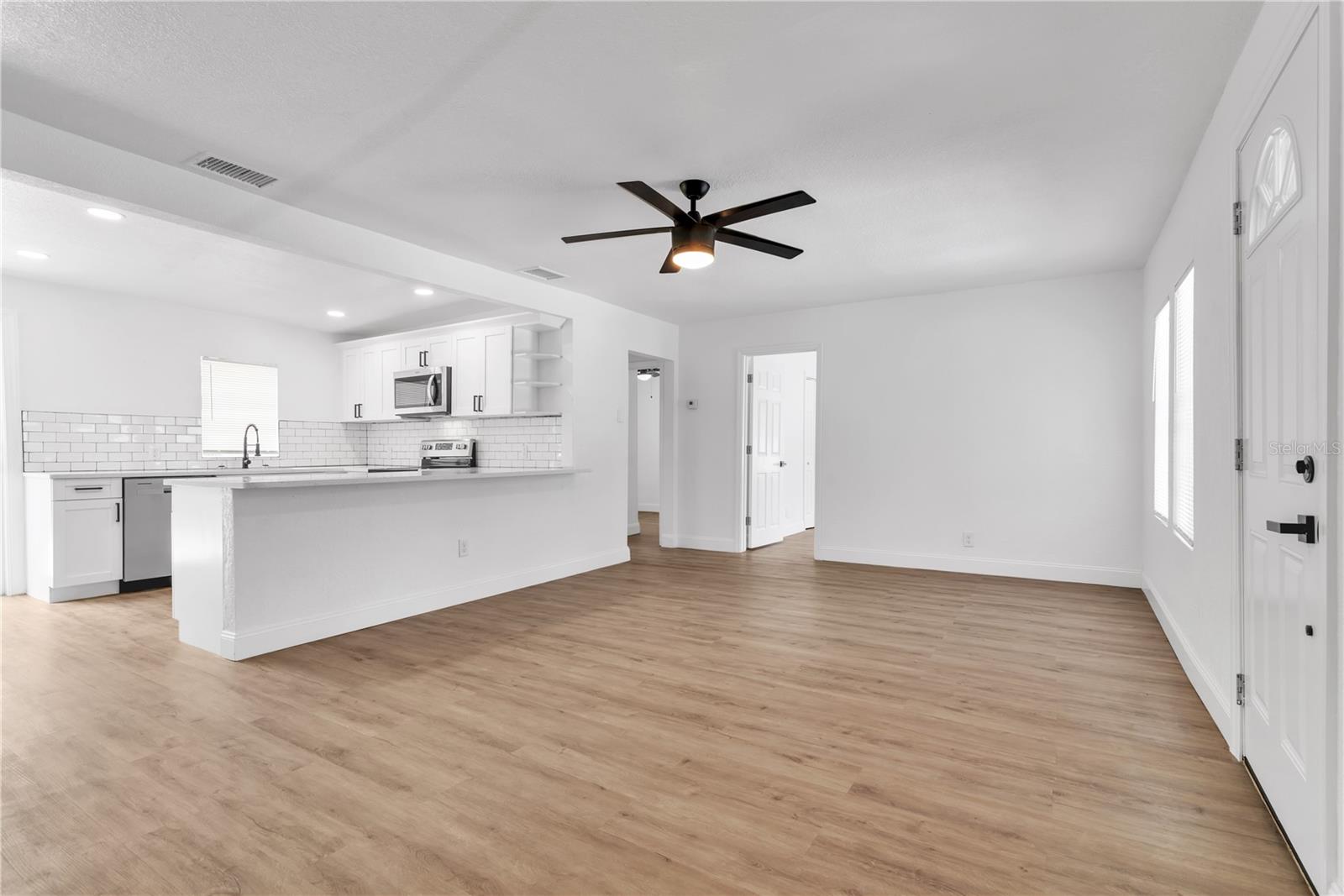 8130 N PACKWOOD AVE, TAMPA, FL, 33604