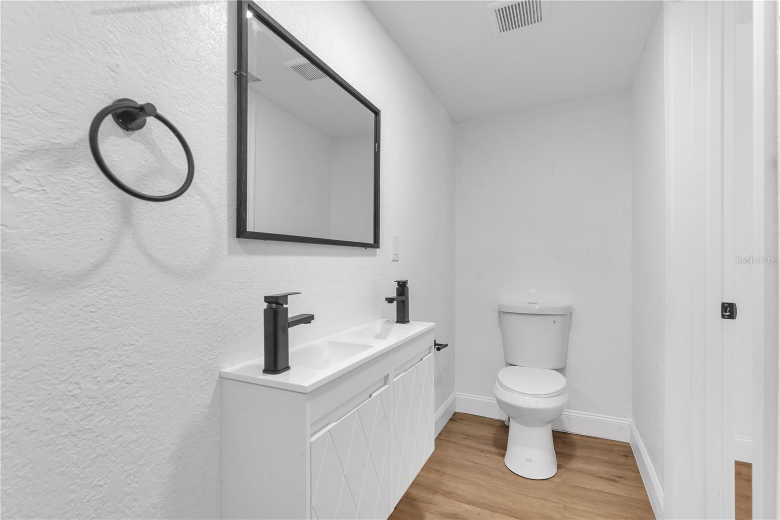 8130 N PACKWOOD AVE, TAMPA, FL, 33604