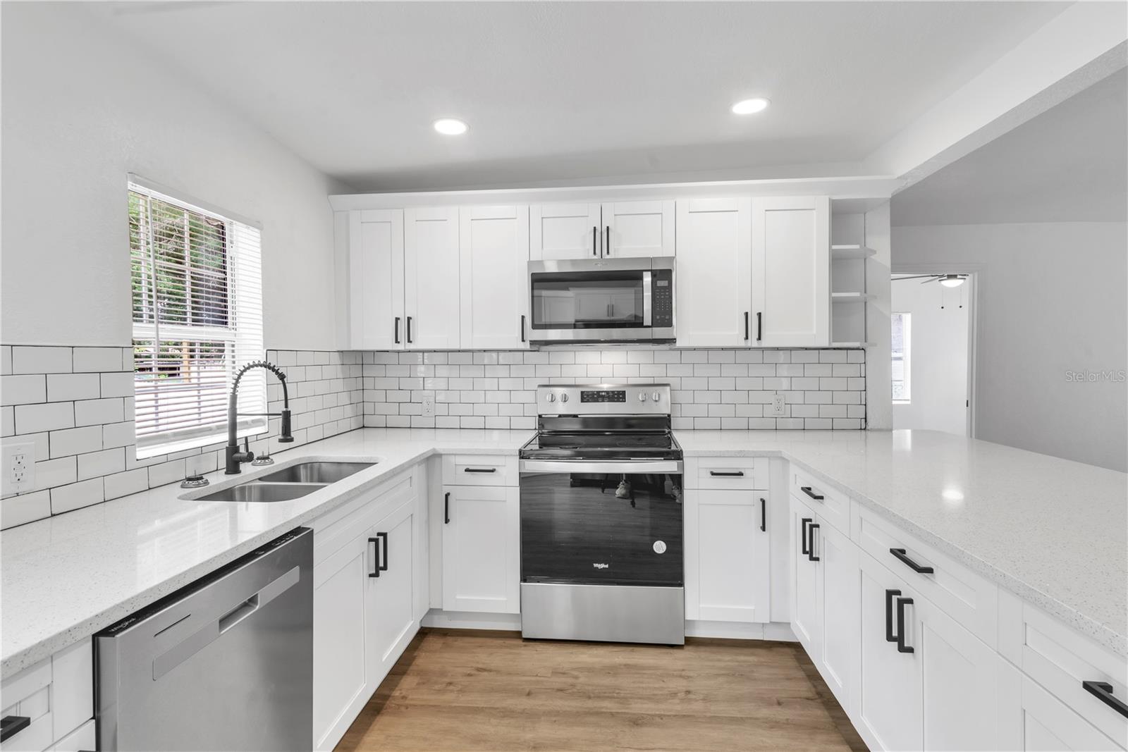 8130 N PACKWOOD AVE, TAMPA, FL, 33604