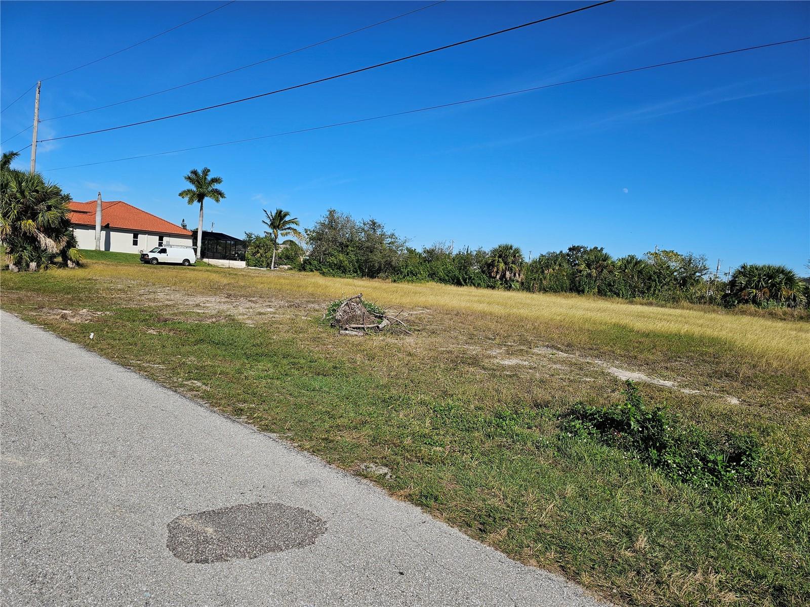 1927 NE 18TH PL, CAPE CORAL, FL, 33909
