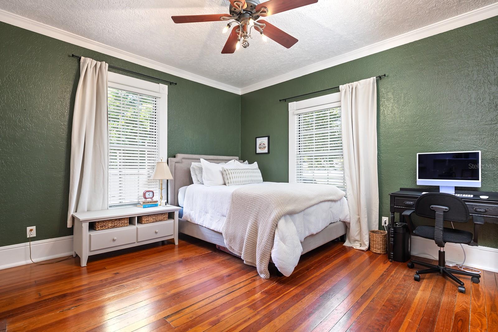 57 S TROWELL AVE, UMATILLA, FL, 32784